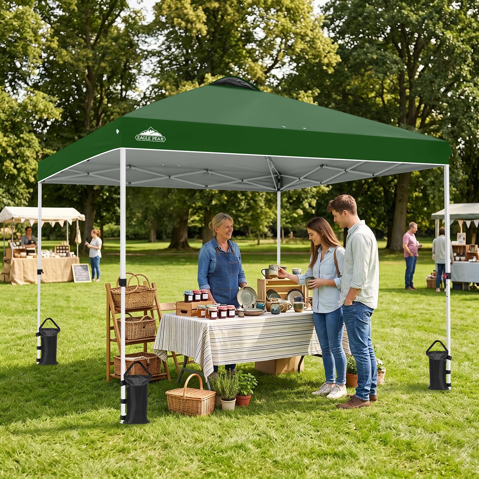 EAGLE PEAK Aufstellbarer Pavillon mit rollbarer Tragetasche, 8 Erdheringen, 4 Seilen, 4 Gewichtsacken, einfach aufzubauen, 3x3 m, 9 m² Schattenfläche, Grün | PeakPush™-Zentralverriegelung, 1-Person-Aufbau, tragbares Falt-Zelt für Strand, Märkte, Camping &