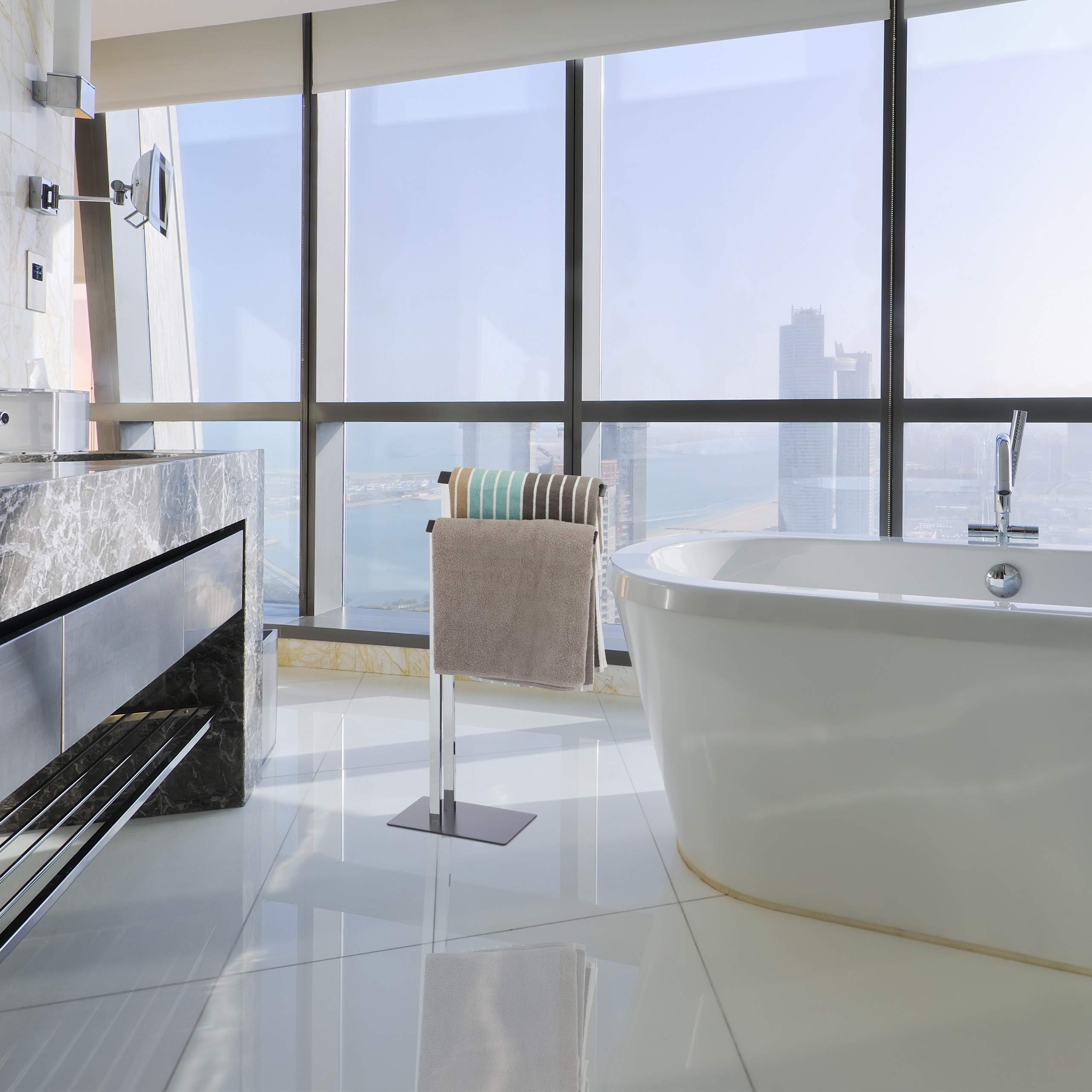 Relaxdays Anthracite Porte Pied, Support pour Serviettes de Bain 2 Barres, 82 x 46 x 20 cm, Chrome, Acier