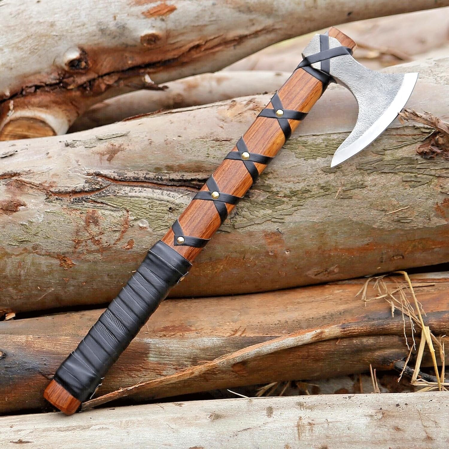 Wikinger Axt Ragnar – Handgeschmiedete Bartaxt aus Carbonstahl mit Rosenholzgriff & Lederscheide - Camping Beil, Outdoor Axt & Sammlerstück, Geschenk für Männer, with Leather Sheath