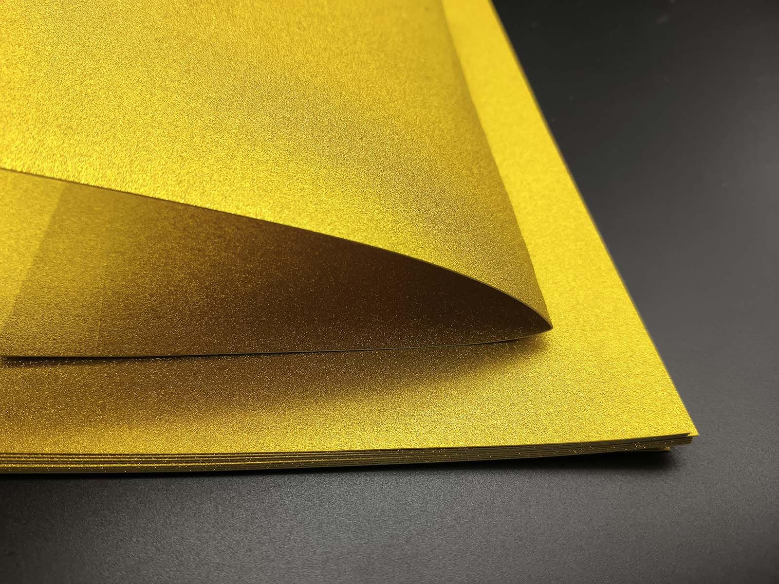 Cartoncino glitterato dorato su entrambi i lati, 300 g/m², formato A4, non perde pelo, carta scintillante per artigianato, arte, lavoro, decorazione per feste (20 pezzi, oro su entrambi i lati