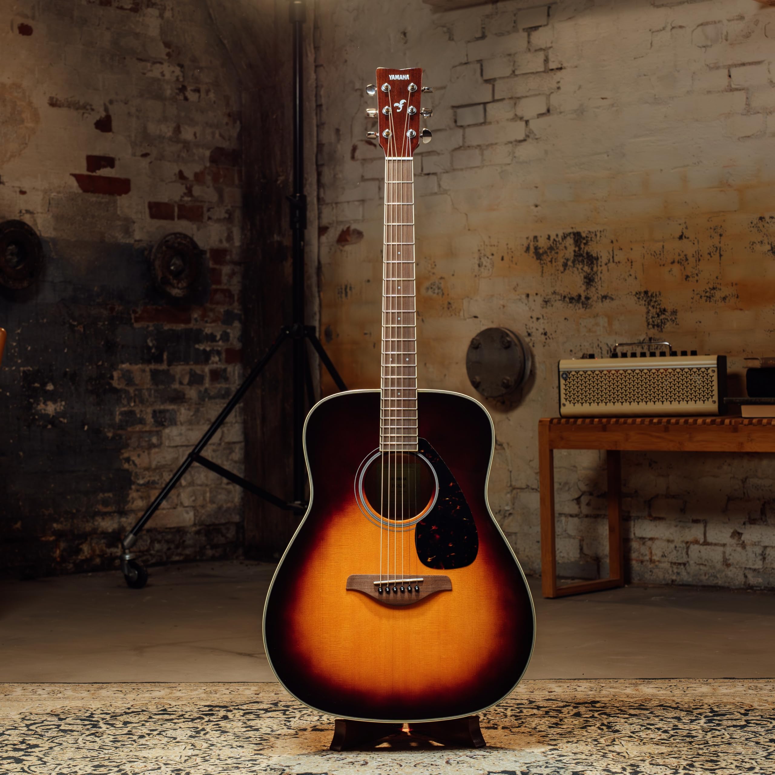 YAMAHA FG820 Akustikgitarre Dreadnought Massive Fichtendecke Mahagoni Boden Zargen Palisandergriffbrett Stahlsaiten Brown Sunburst