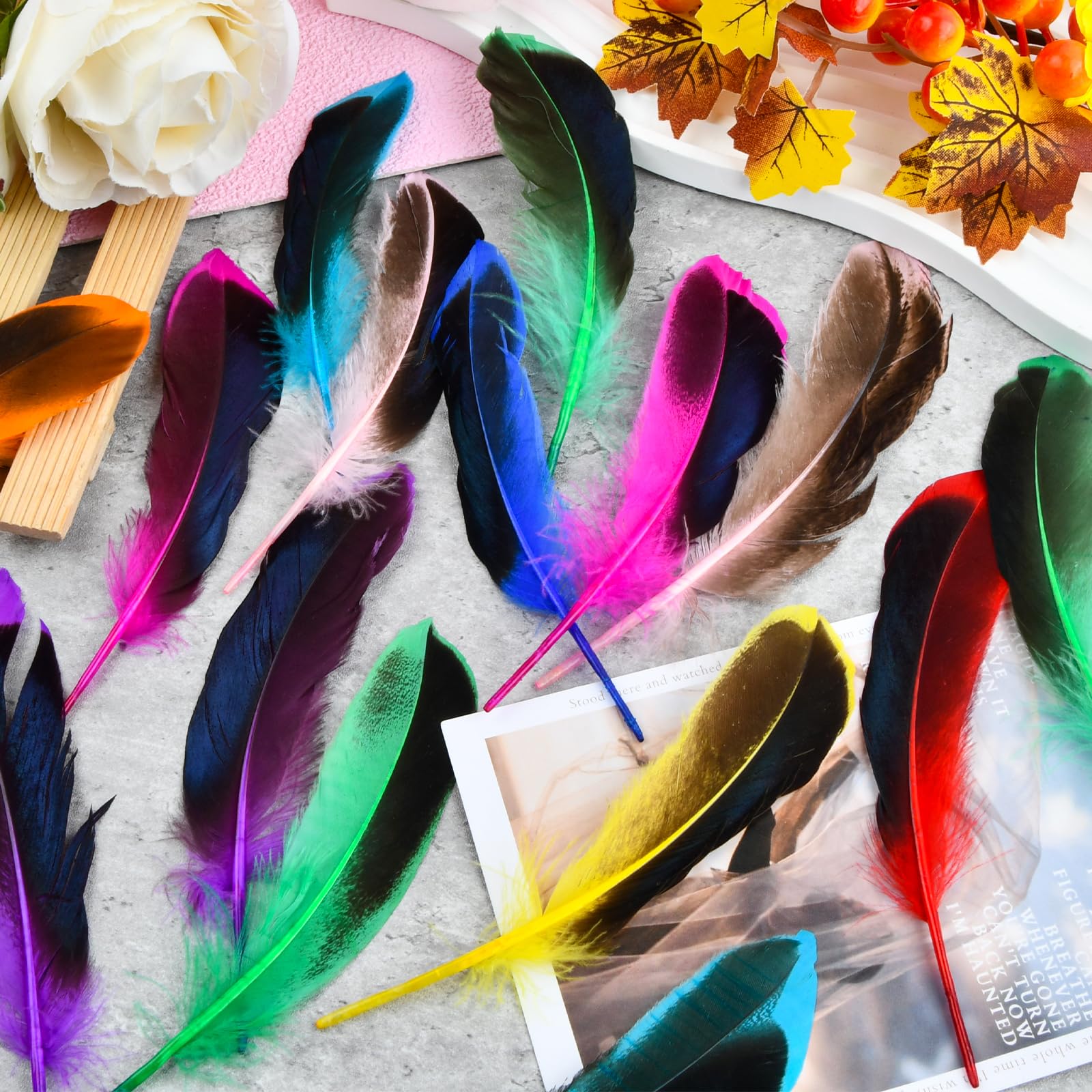 200 Piume Colorate Per Lavoretti - Decorazioni Per Carnevale, Fai Da Te, Festive - Foto 5