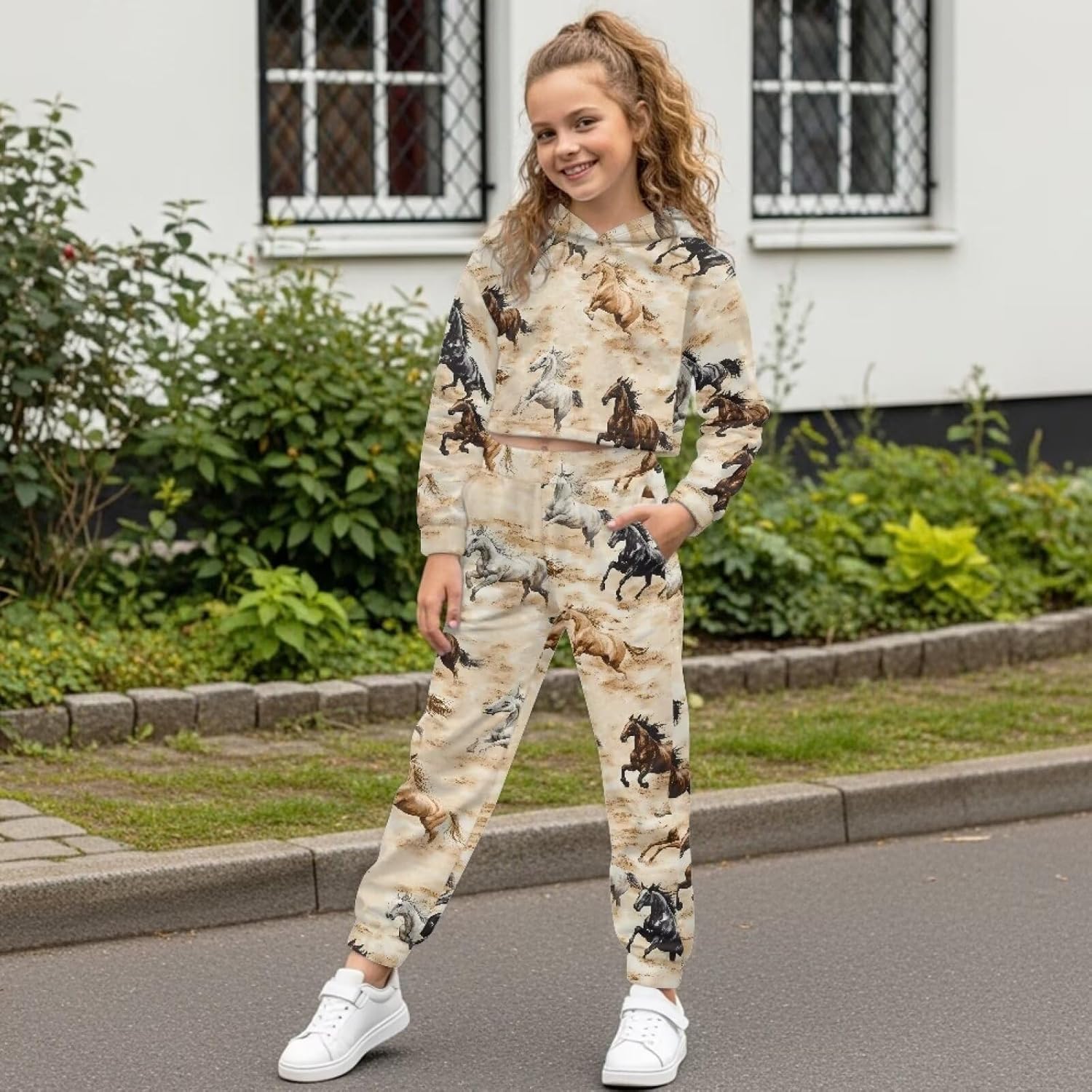 Girls Sweatsuits 2 Piece Pullover Cropped Tops Sweatshirt Loose Sweatpants with Pockets Fall Winter Clothe Set