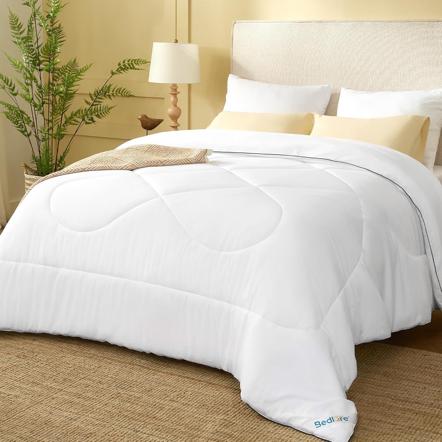 BEDLORE Bettdecke 135x200 Ganzjahresdecke – Atmungsaktive Microfaser Steppdecke für alle 4 Jahreszeiten – Verrutschsichere Schlafdecke mit Oeko-Tex Zertifizierung – Weich & Warm (Weiß)