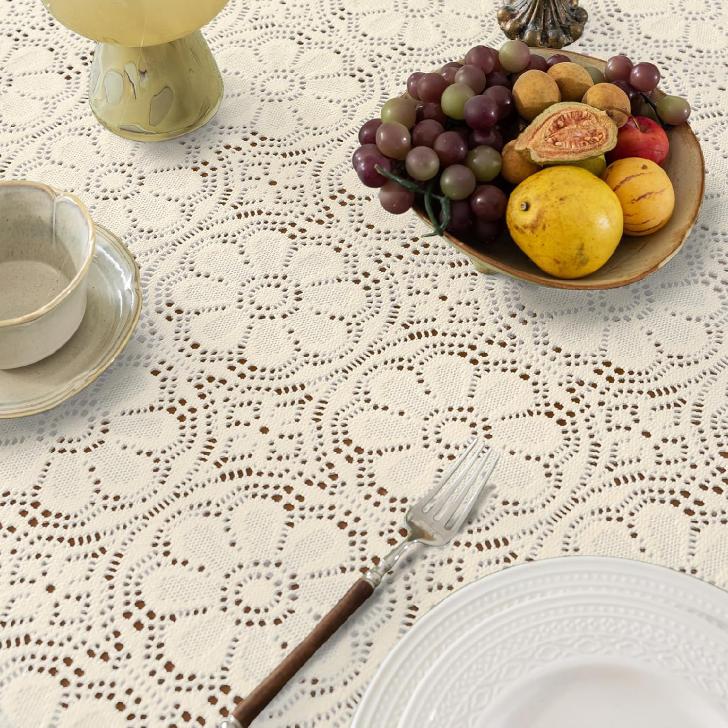 Boho Crochet Tablecloth Square 60 x 60 Inch Beige Farmhouse Handmade Embroidered Cotton Lace Table Cloth Rectangle with Tassels Vintage Floral Table Cover for Dining Party Buffet Wedding Decoration