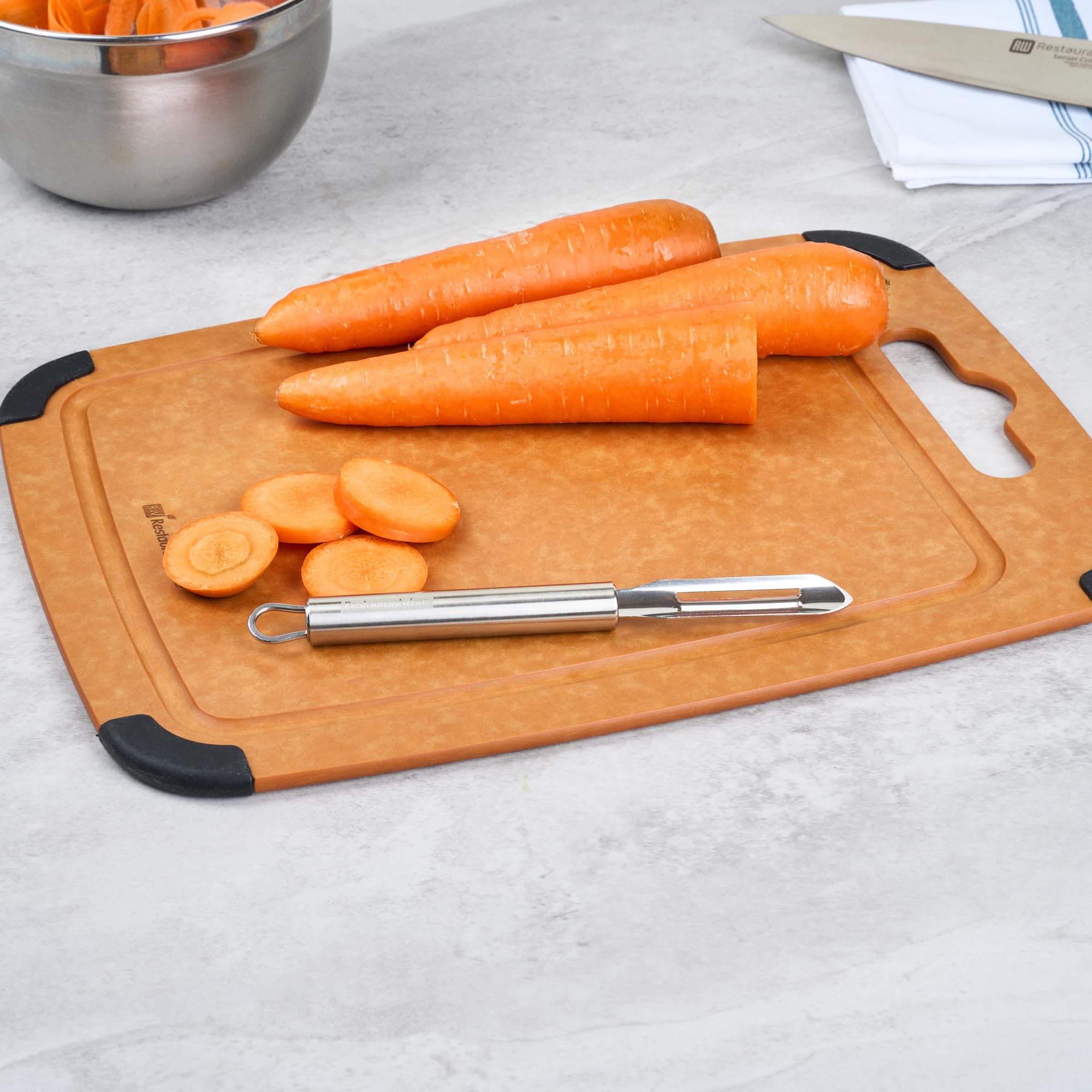Restaurantware - Pelador de verduras estándar alemán de 7.6 pulgadas, 1 pelador de mano lavable en lavavajillas, hoja ultra afilada, mango ergonómico, pelador de patatas de acero inoxidable, para