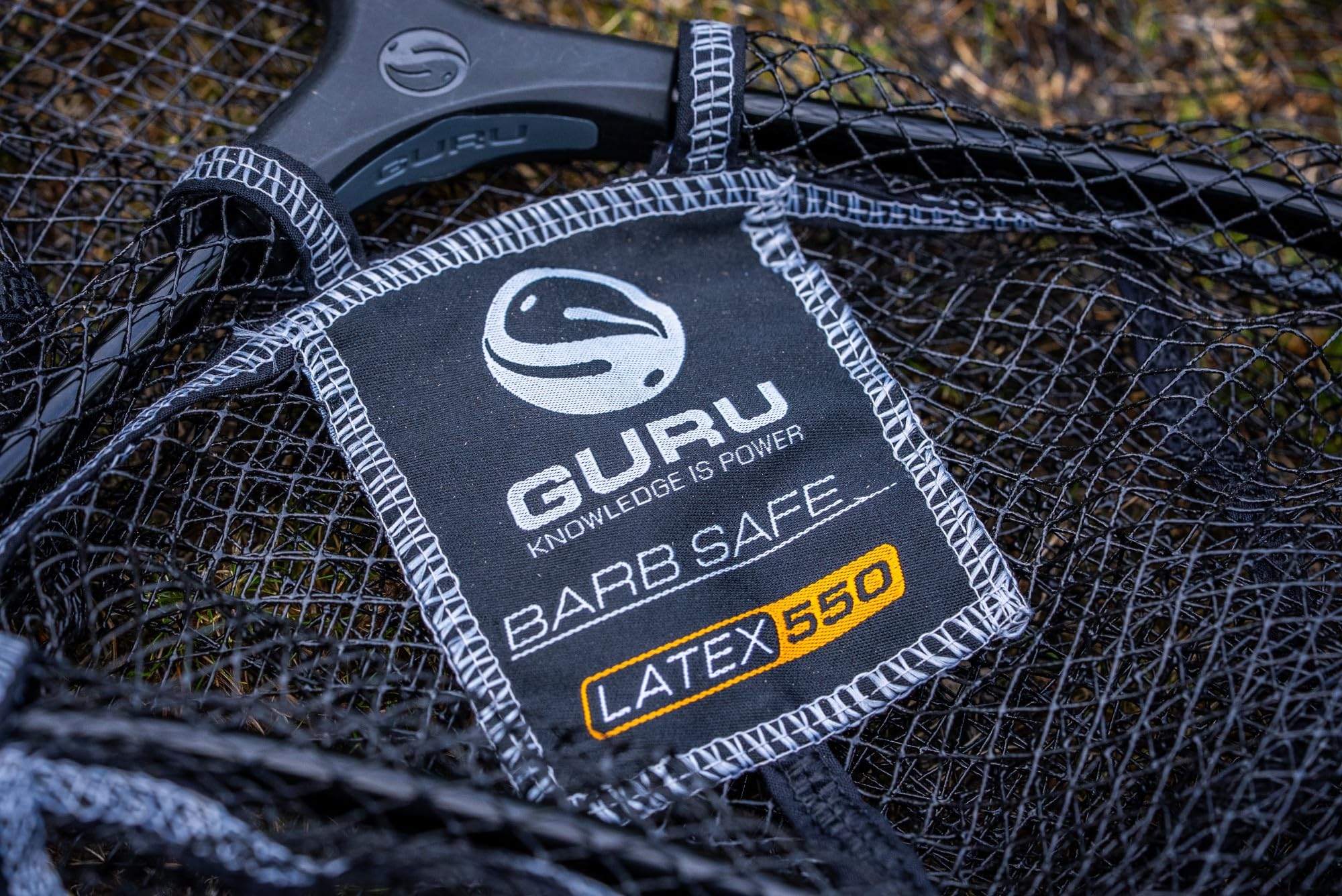 Guru - Latex Net | 550 - Barbsafe Coated Mesh Fishing Net, Lightweight Alloy Frame with Screw Free Spreader Block, Twist Free Aluminium Thread