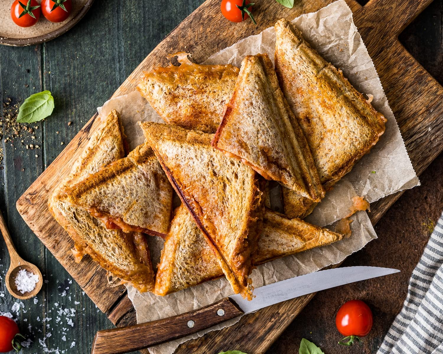 ROMMELSBACHER Sandwich Maker ST 1000 – bardzo głębokie wgłębienia do pieczenia, na 2 amerykańskie kanapki XL, powłoka nieprzywierająca, ochrona przed przelaniem, pełne uszczelnienie, wysokie pręty