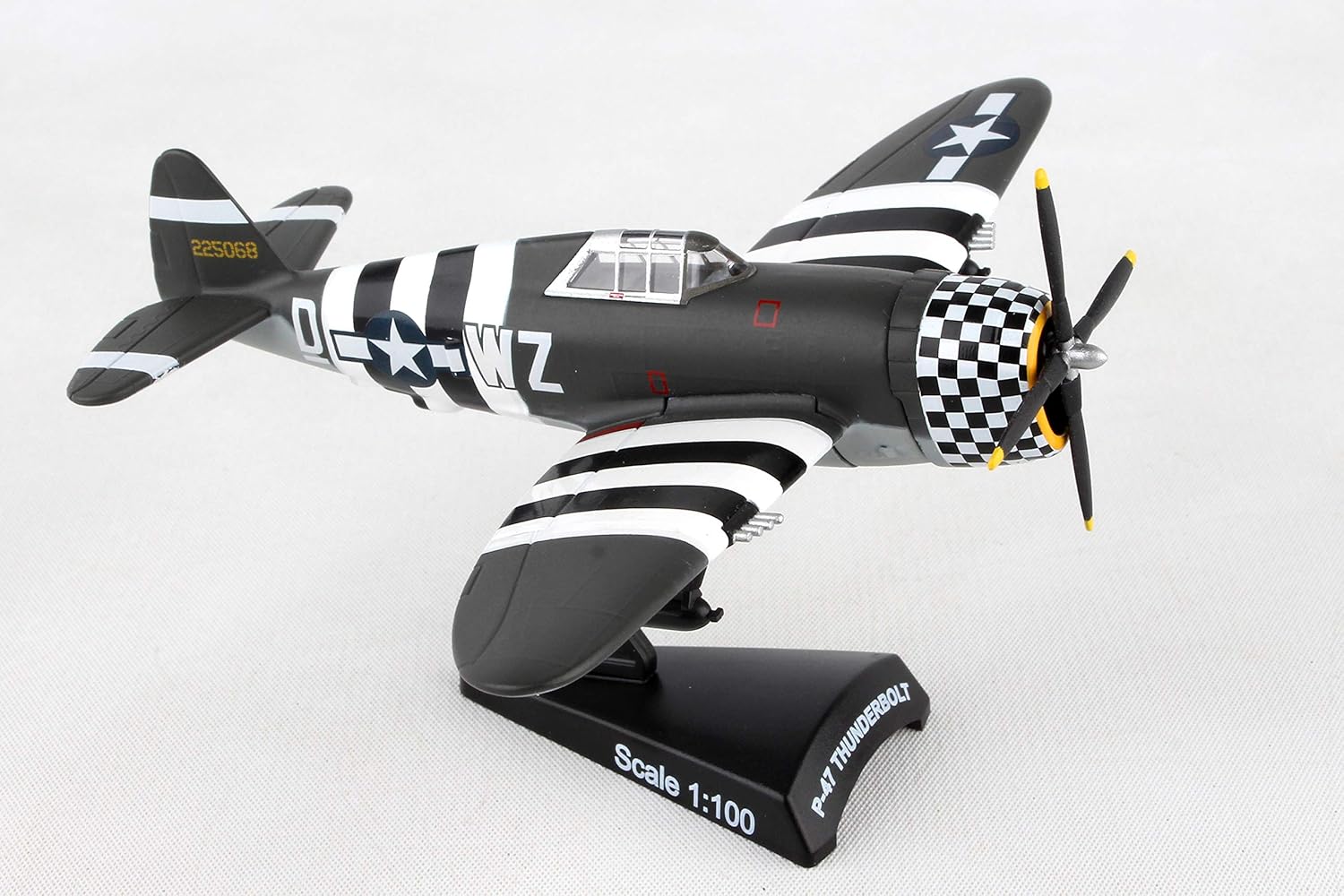 Postage Stamp Daron P-47 Thunderbolt Snafu 1/100 PS5359-3,Black