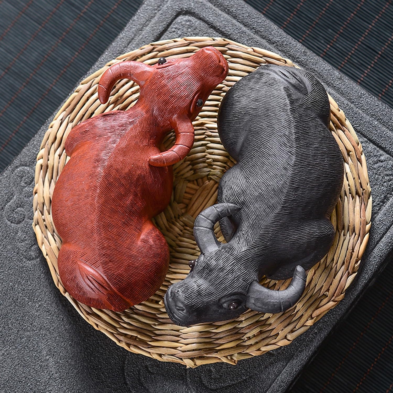 figurki zwierzątek， Zabawna figurka Buffalo Purple Clay Tea Pet Cattle Ornament, zestaw do herbaty, akcesoria do dekoracji stołu(A)