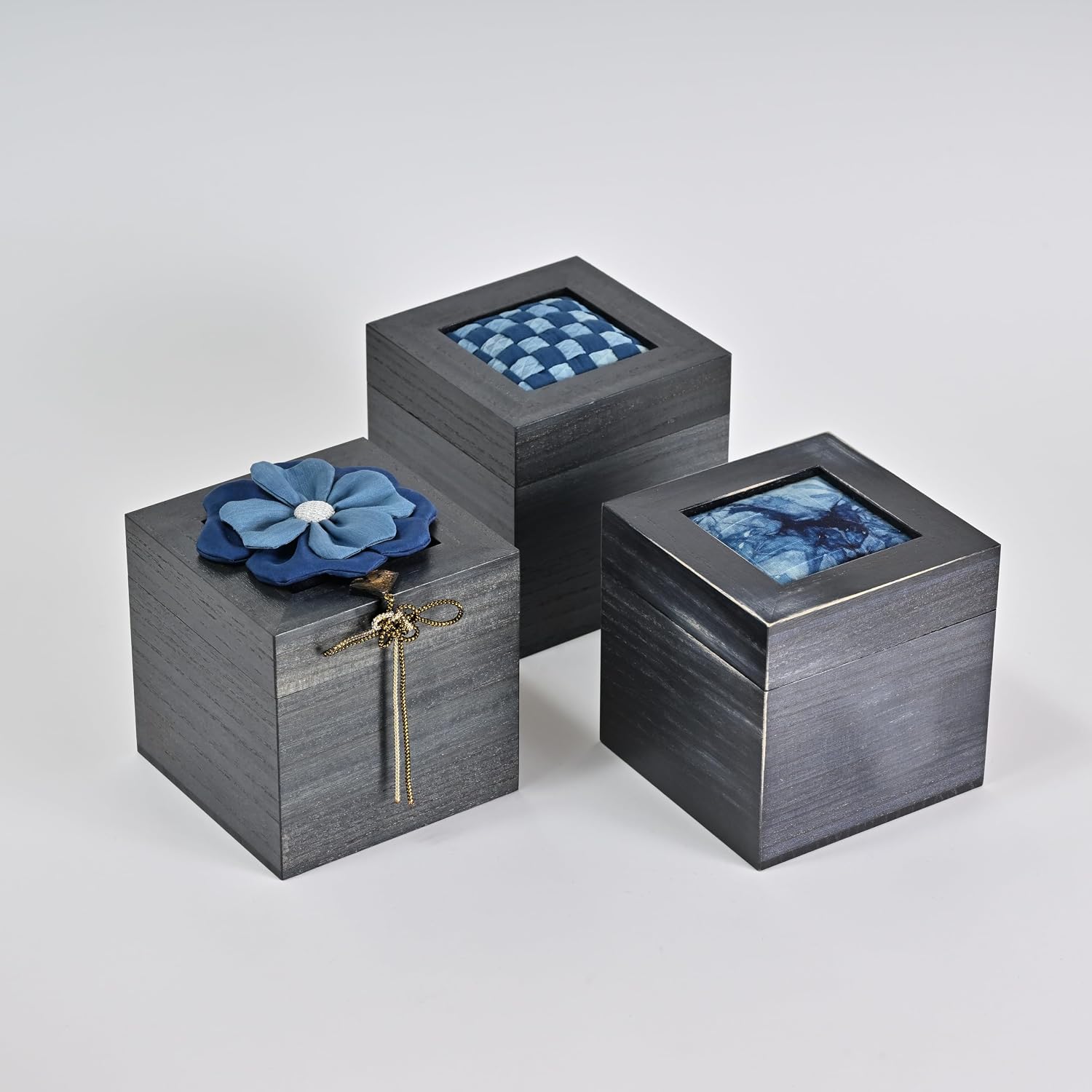 手元供養ペット用骨壺付 阿波藍 CUBEメモリアル ダブルクローバー 