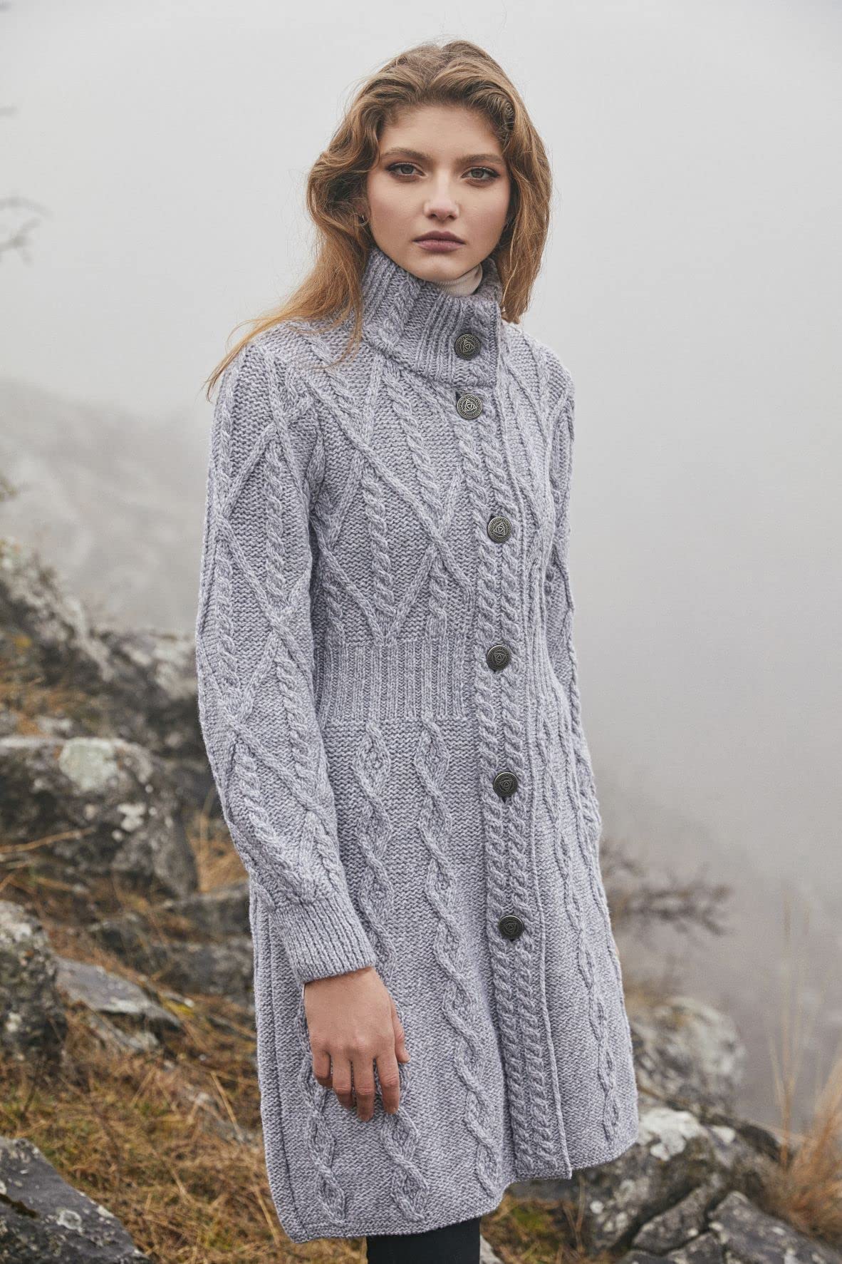 SAOL Irische Strickjacke aus 100% Merinowolle für Damen mit keltischen Knotenknöpfen Aran Long Outdoor Cable Knit Coatigan