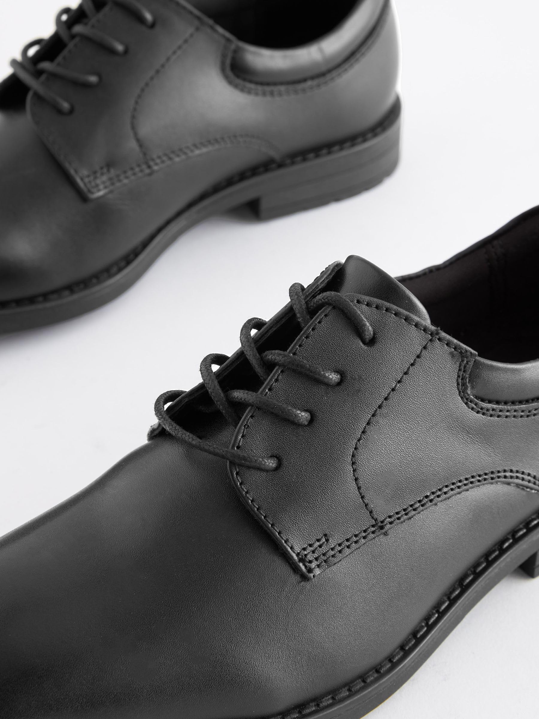 NEXT Jungen Standard Schlichte Lederschnürschuhe für die Schule