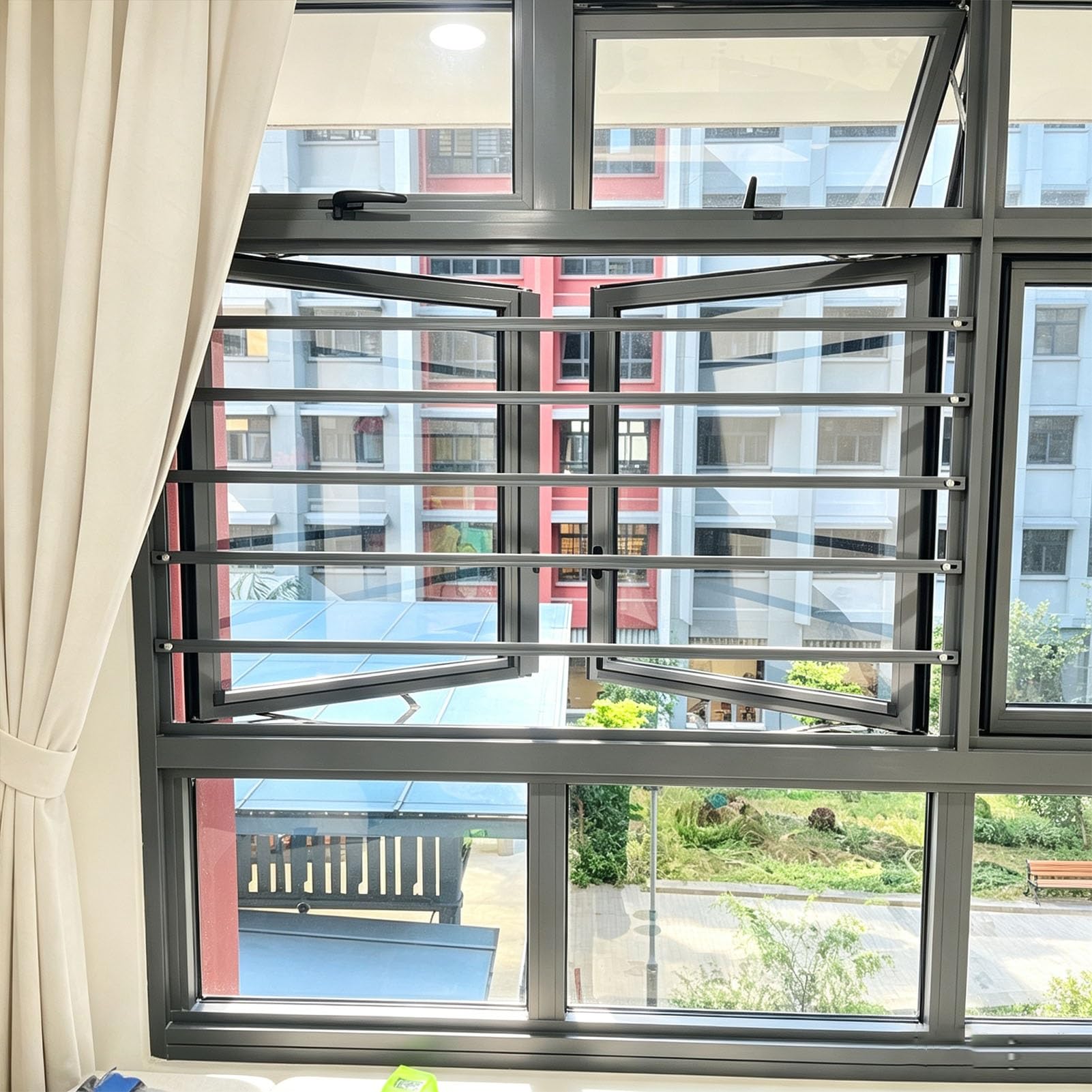 Rejilla De Protección Antirrobo para Ventanas, Barra De Seguridad | Montaje Por Sujeción Sin Taladros; Fabricada En Aleación De Aluminio Y Magnesio; Rieles Ajustables(marrón,61-70cmx1)