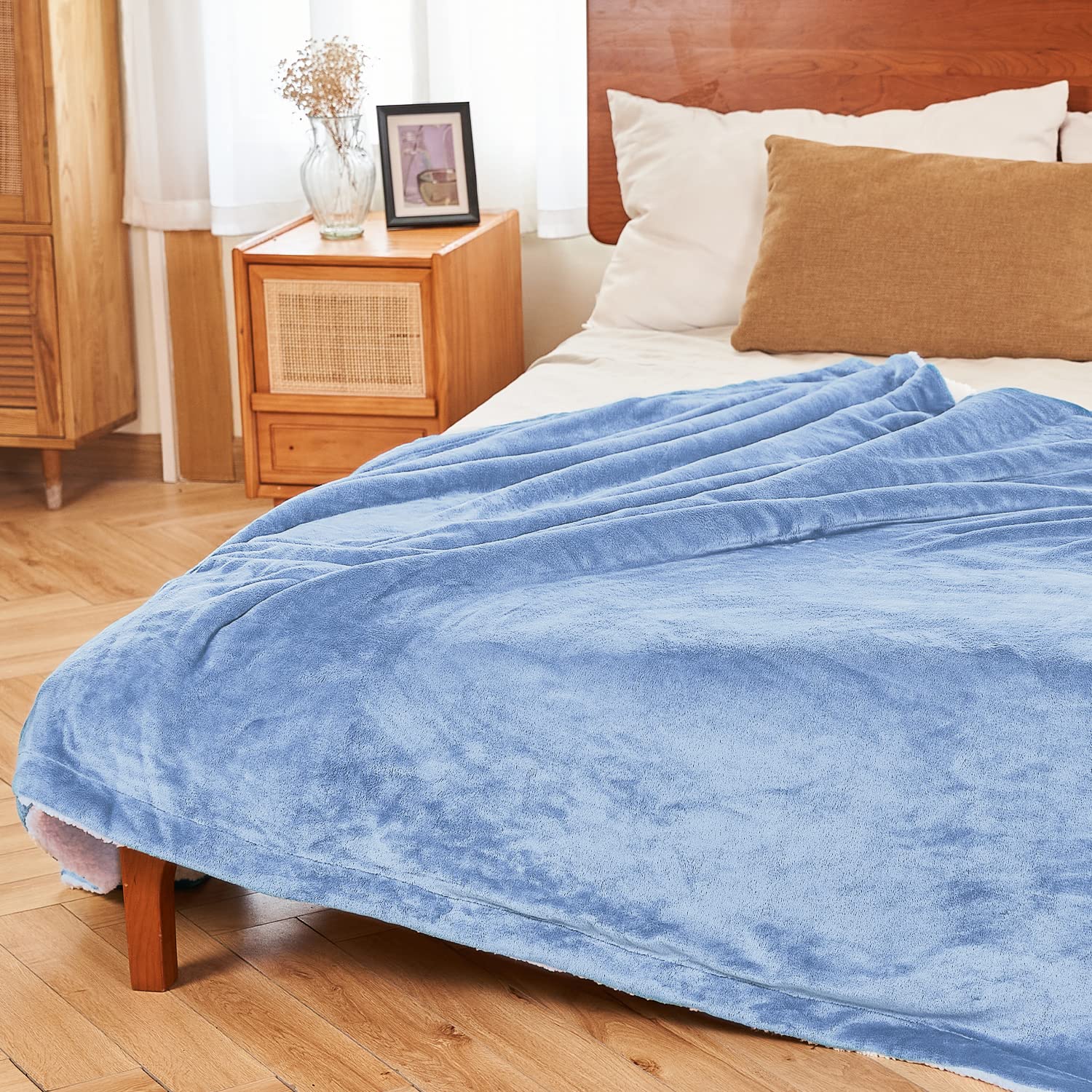 MOOFUN Sherpa Fleece Throw Blanket, Soft fluffy and durable blanket for both sofa and bed Washed Blue 150cm x 200cm