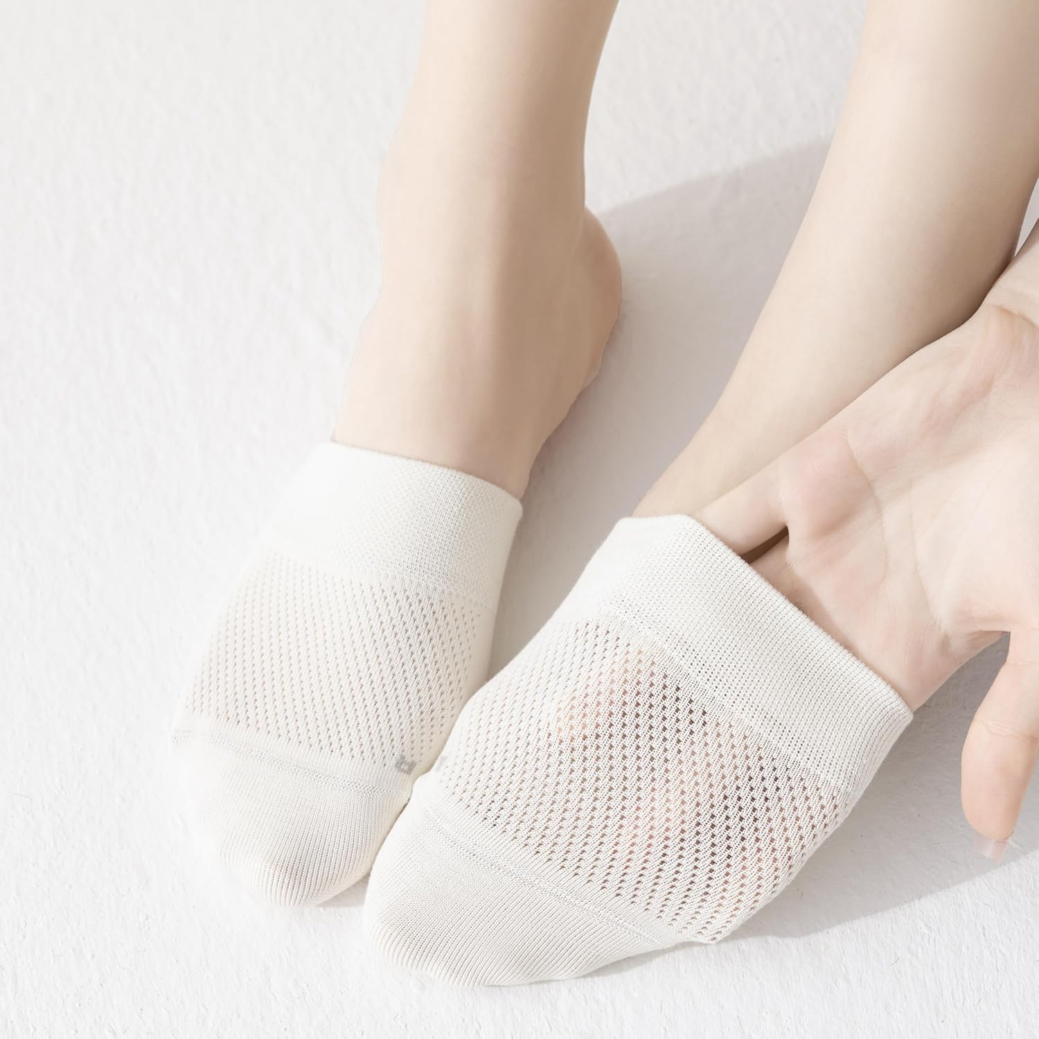 YFUNNLE 8 Pairs Toe Topper Socks for Women,No Show Liner Half Mule Socks with Grip Non Slip - Image 4