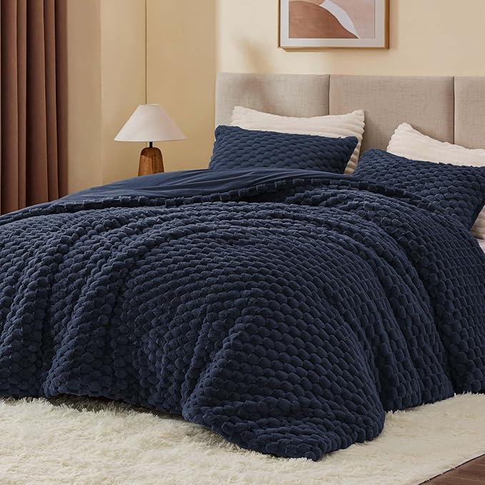BEDELITE Fluffy Full Size Comforter Set - Navy Fleece Soft Comforter for Full Size Bed, Luxury Warm Bedding Set for Winter, Fuzzy Bed Set 3 Pieces (1 Comforter, 2 Pillowcases)