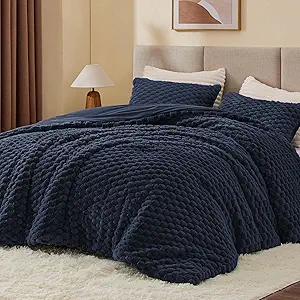 BEDELITE Fluffy Full Size Comforter Set - Navy Fleece Soft Comforter for Full Size Bed, Luxury Warm Bedding Set for Winter, Fuzzy Bed Set 3 Pieces (1 Comforter, 2 Pillowcases)