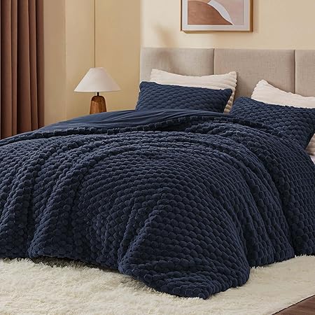 BEDELITE Fluffy Full Size Comforter Set - Navy Fleece Soft Comforter for Full Size Bed, Luxury Warm Bedding Set for Winter, Fuzzy Bed Set 3 Pieces (1 Comforter, 2 Pillowcases)