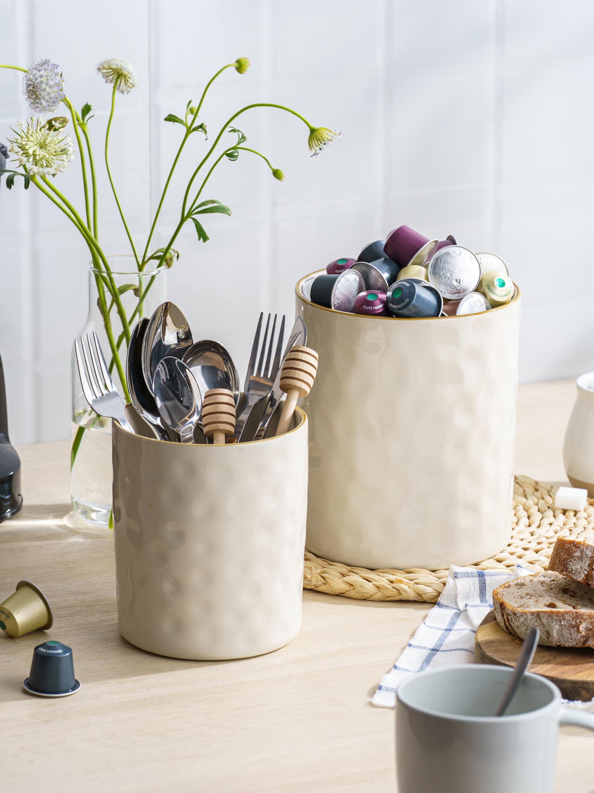 famiware Ocean Lot de 2 porte-ustensiles de cuisine en céramique pour comptoir, pots à ustensiles de cuisine, organisateur d'ustensiles pour spatule et cuillère, décoration de cuisine, blanc vanille