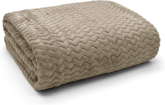 Ashley Mills Super Soft Throw Blanket Flannel Sofa Throw Teddy Soft Plain Blanket 127x152cm 3D Chevron Pattern (Chevron Latte, 127x152 cm)