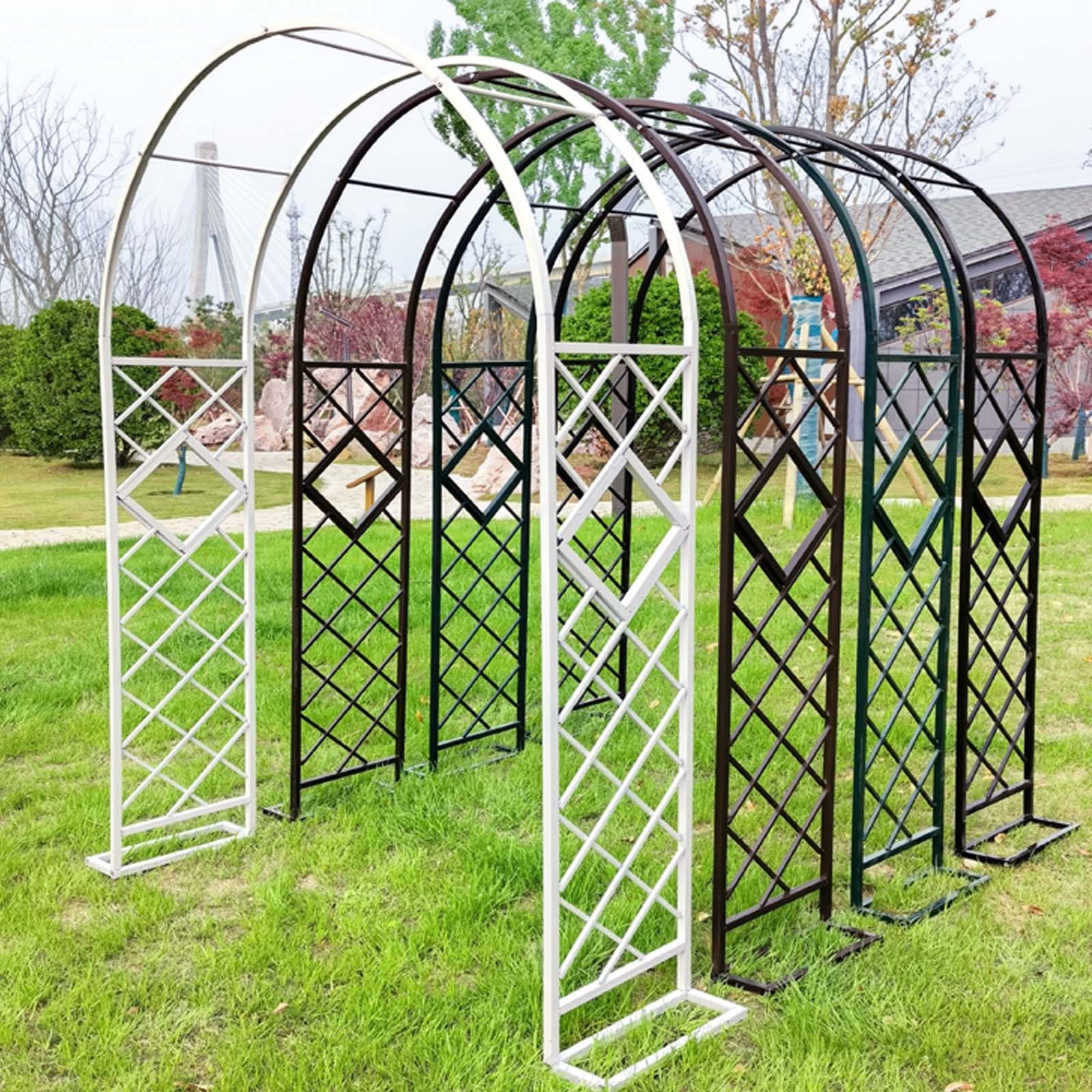 Solidny ocynkowany metalowy łuk ogrodowy do roślin pnących, odporny na warunki atmosferyczne, podparcie kratki, wysokość 140-380 cm, eleganckie brązowe wykończenie, idealny do dekoracji na zewnątrz