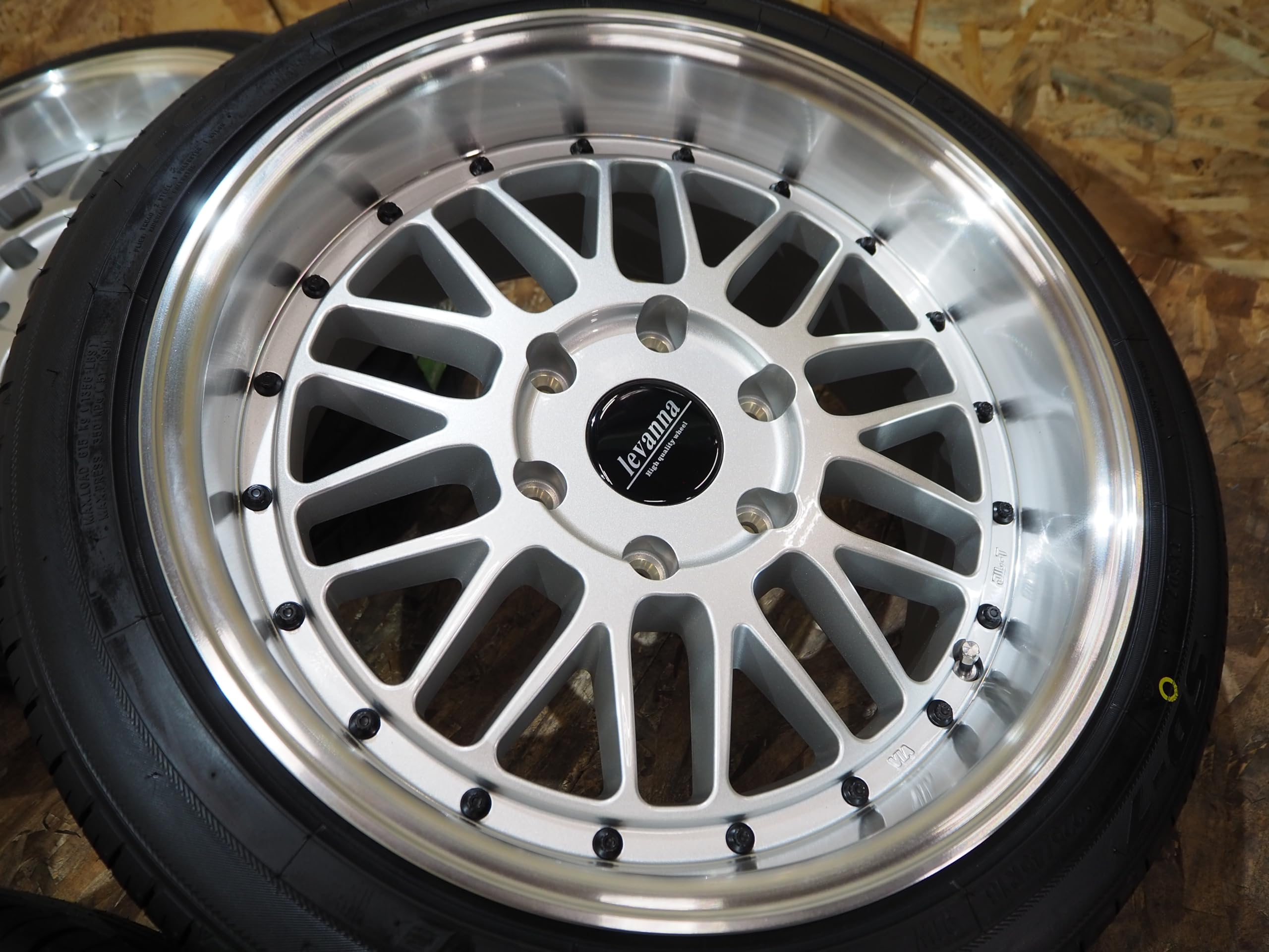 Amazon.co.jp: タイヤ付き levanna V10 LTH レヴァンナ