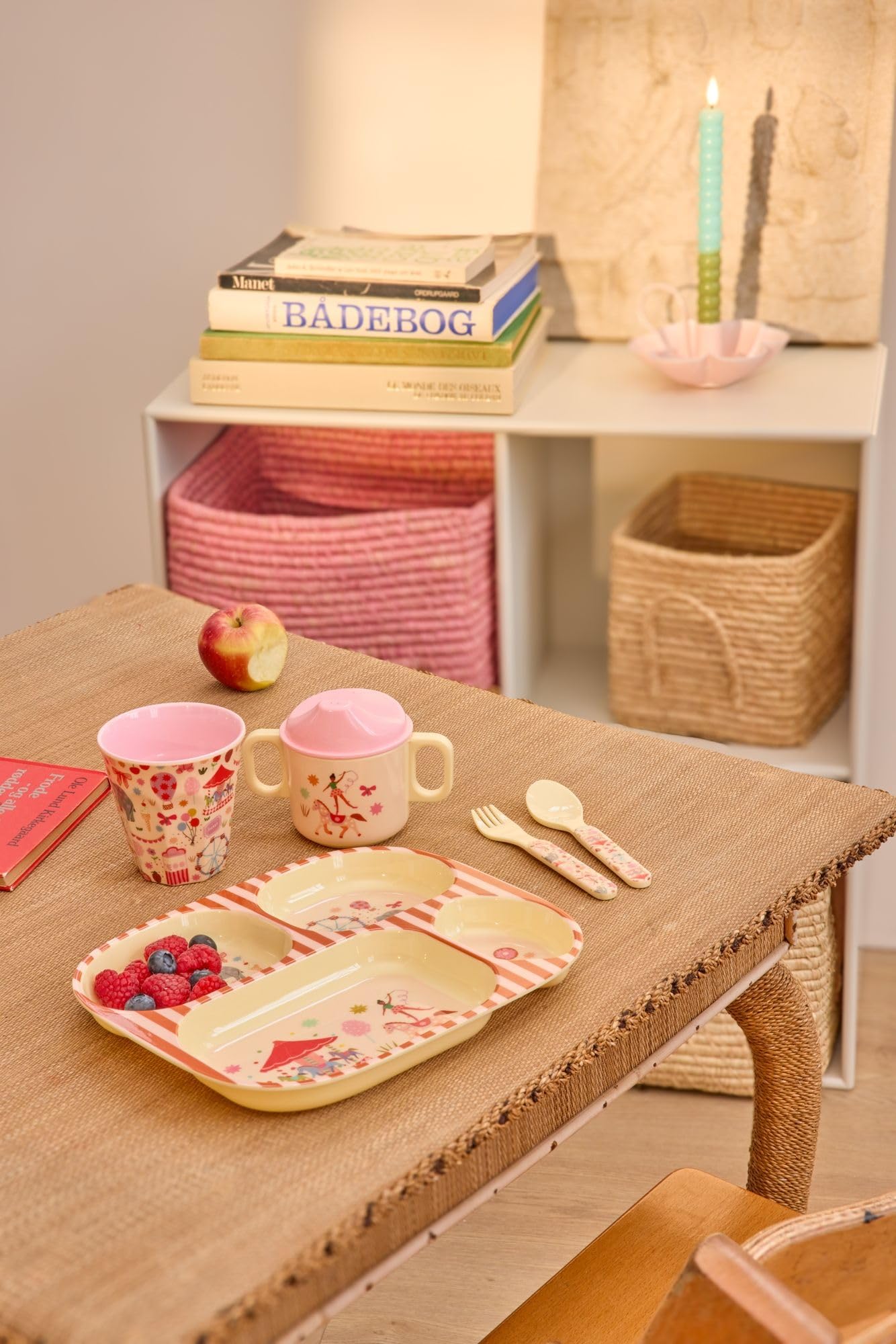 Rice Melamin Kinderteller mit 4er Einteilung - pink - Fun Fair Print