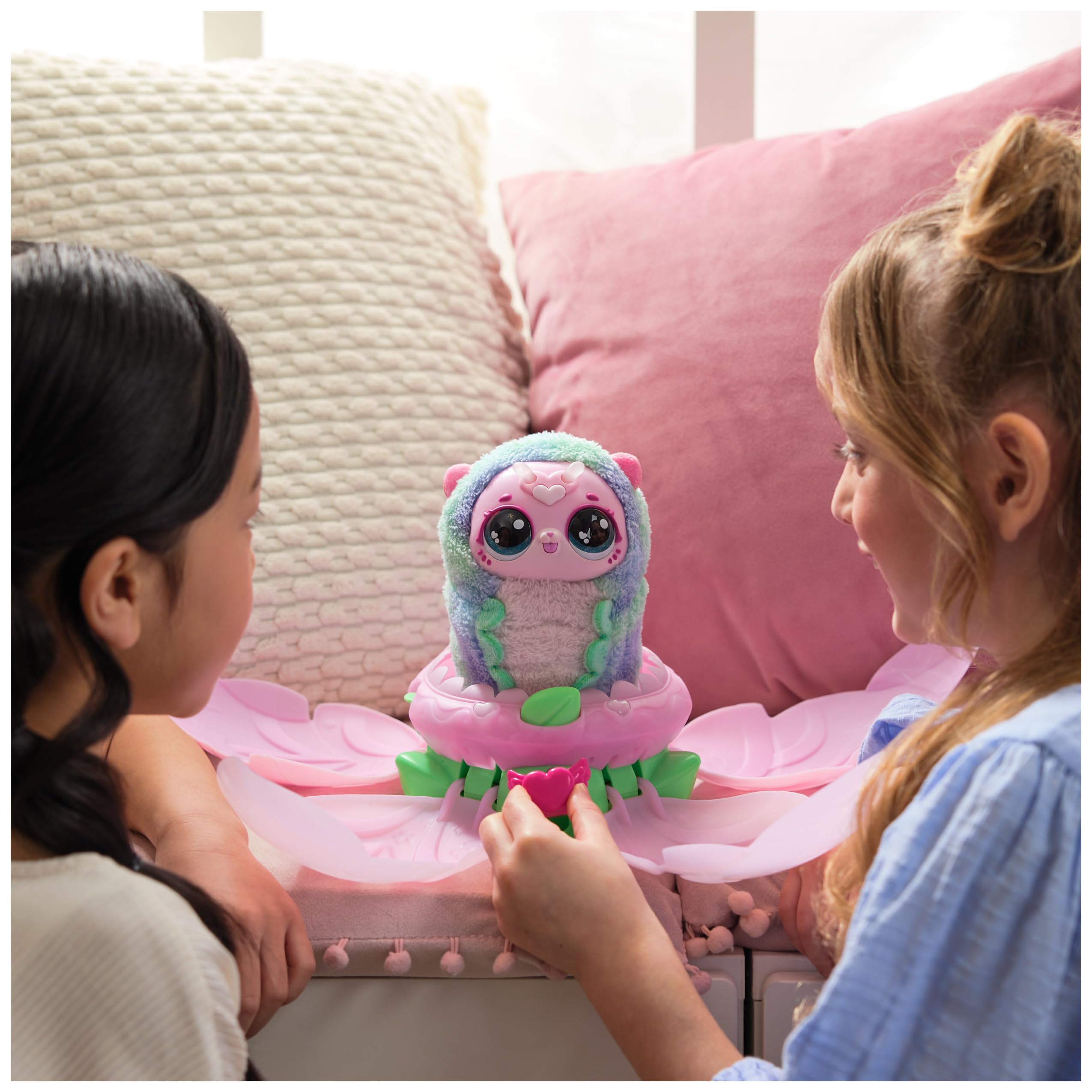 Hatchimals Bloomables Kittyfly, interaktywna zabawka z niespodzianką, podwójna transformacja i ponad 100 dźwięków i reakcji, dla dzieci od 4 lat