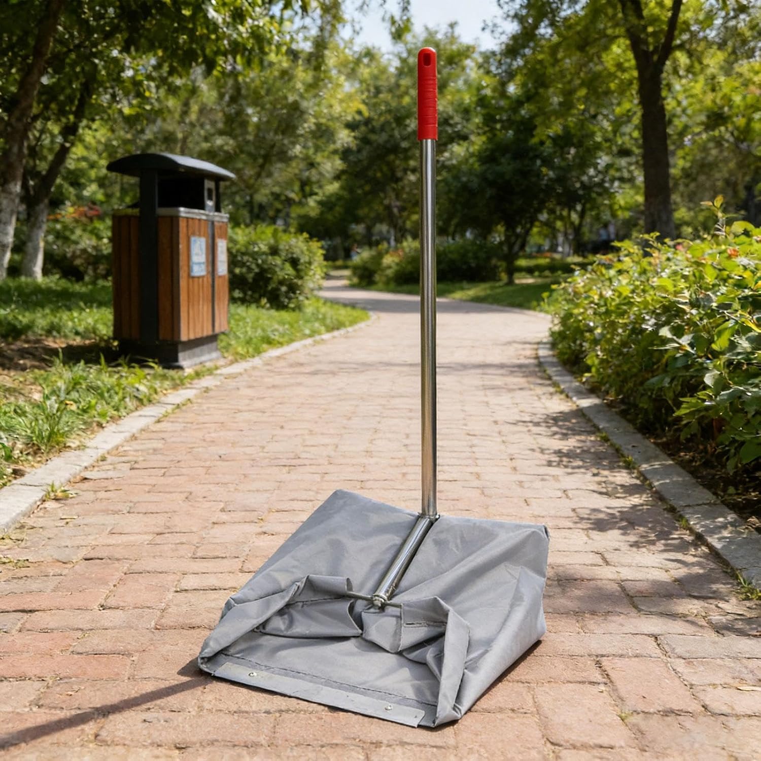 Long Handle Dust Pan Outdoor Windproof Sweeping Dustpan Useful Tool Garden Upright Dustpan for Classroom Office Sidewalks