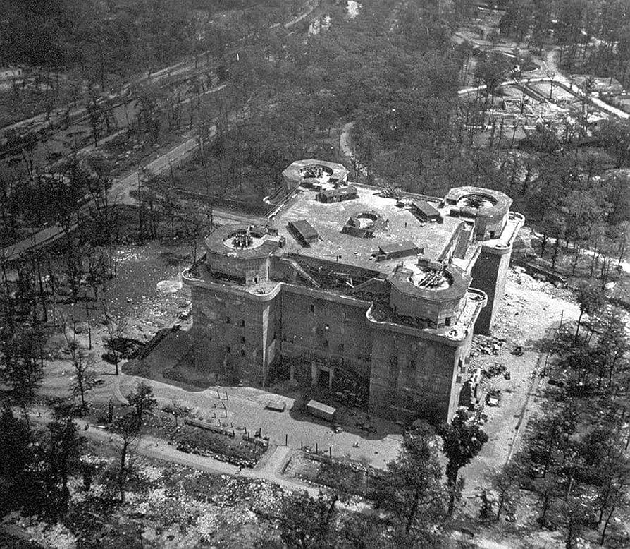 Amazon | バンカースタジオ 1/700 ドイツ軍 防空要塞 フラック