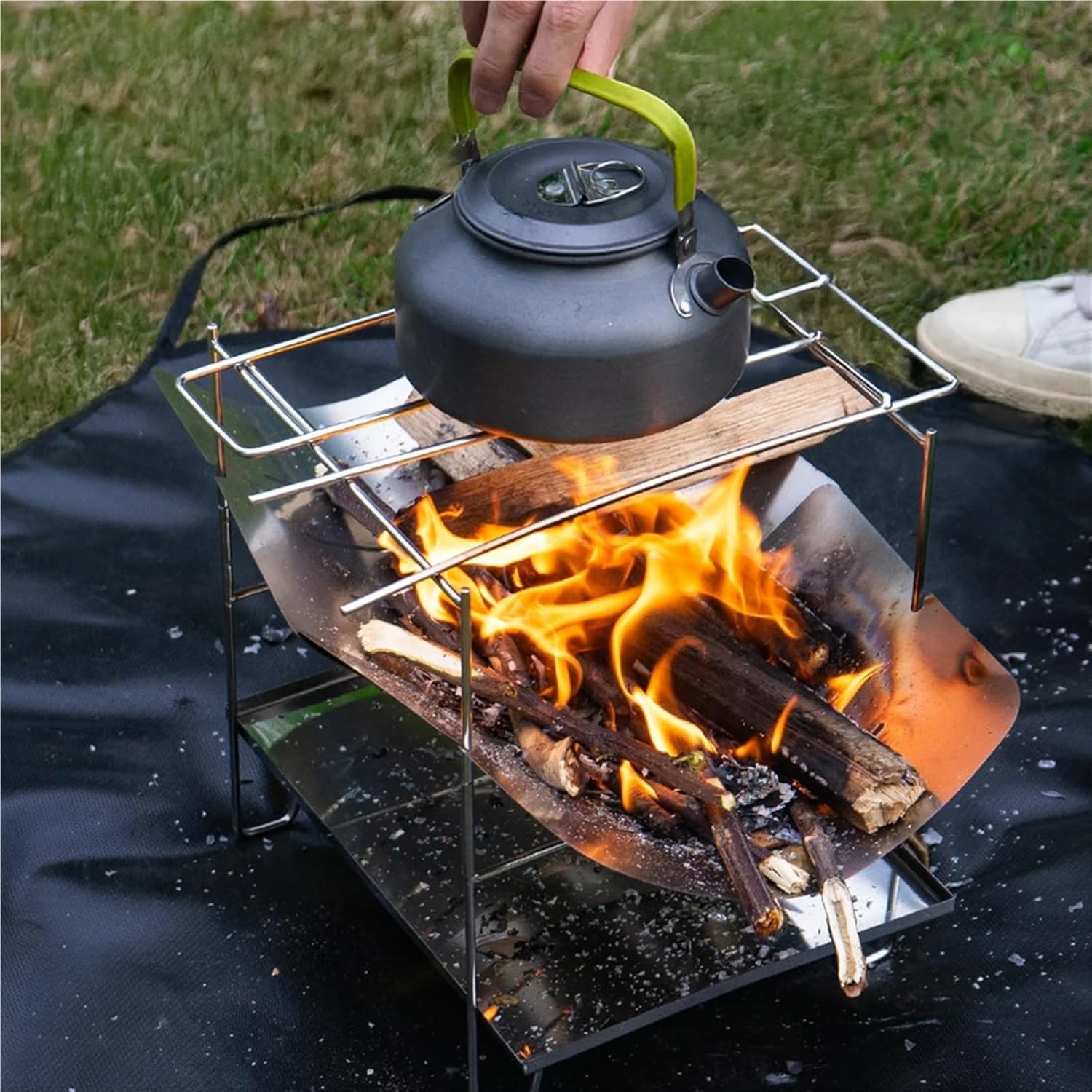 Camping Fireproof Heat Resistant Mat Up to 1800°F, Flame Retardant Glass Fiber Pad for Grill Stove Fire Pit, Outdoor Protective Mat (76.5 × 77cm)