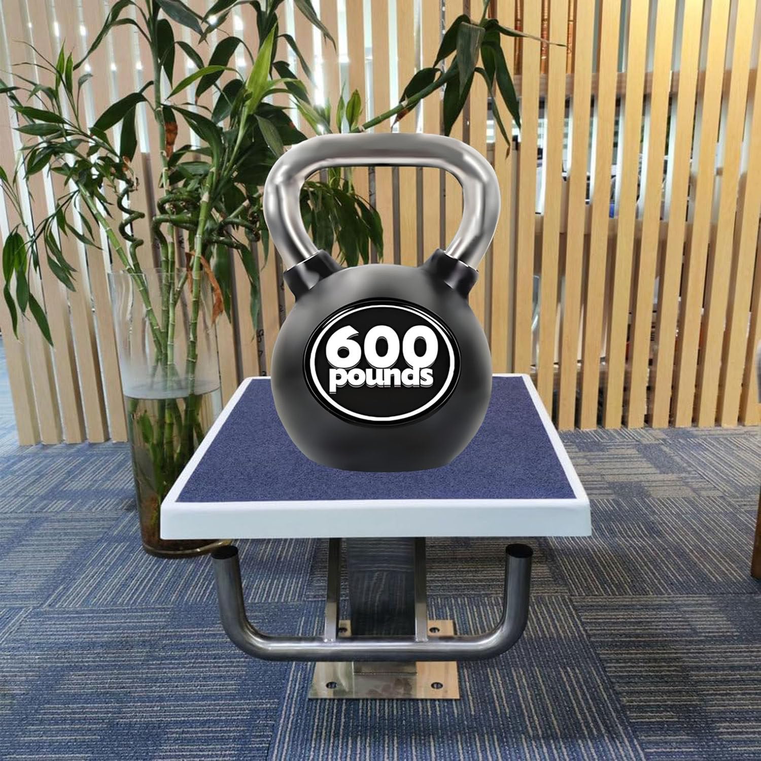 Piattaforma subacquea con superficie antiscivolo e base in acciaio inox, capacità 272,2 kg, ideale per allenamenti e competizioni
