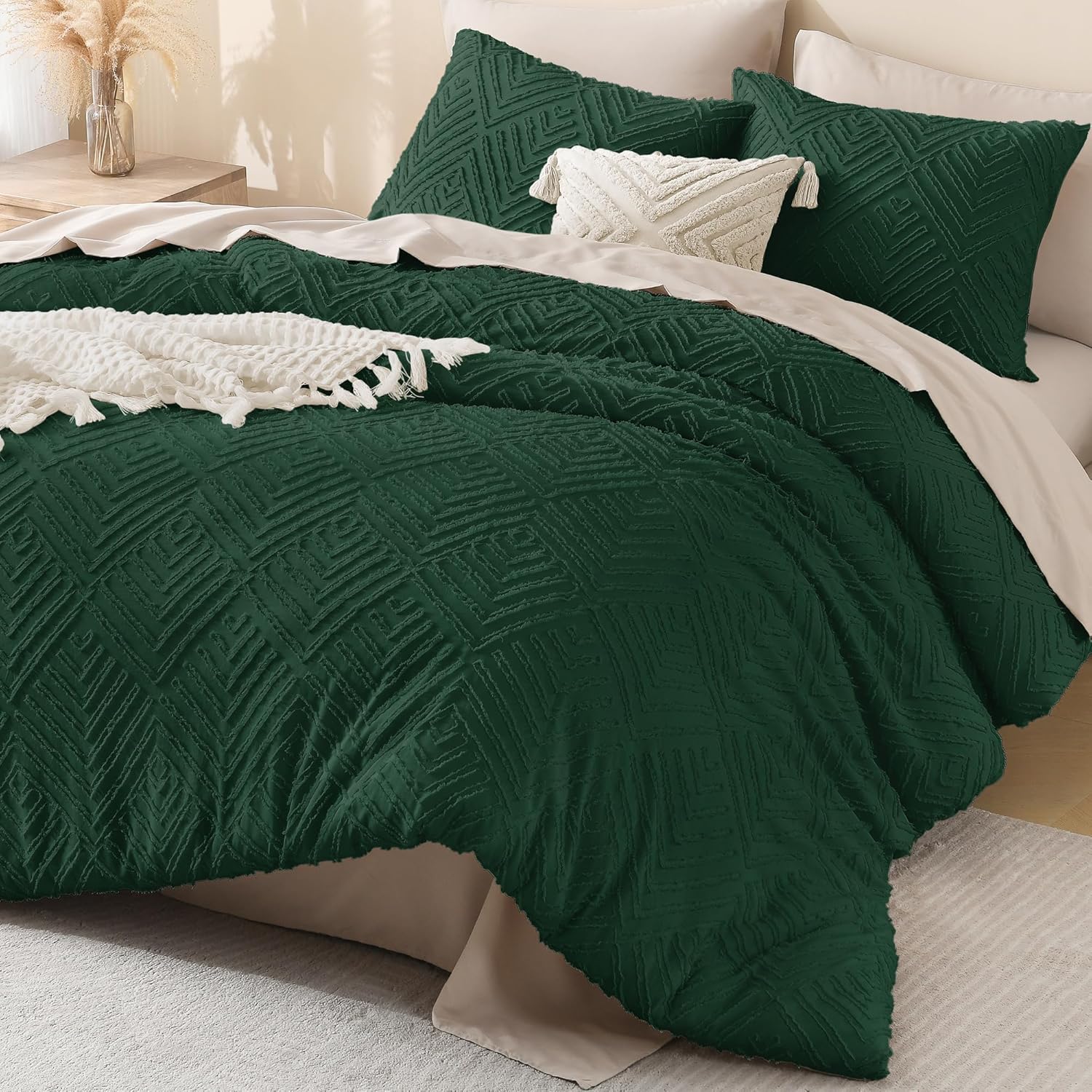 Litanika Oversized King Comforter Set Emerald Green, 3 Pieces Dark Green Tufted Boho Farmhouse Bedding Comforter Set, Lightweight Fluffy All Season Comforter Set (120x98In Comforter & 2 Pillowcases) - Image 3