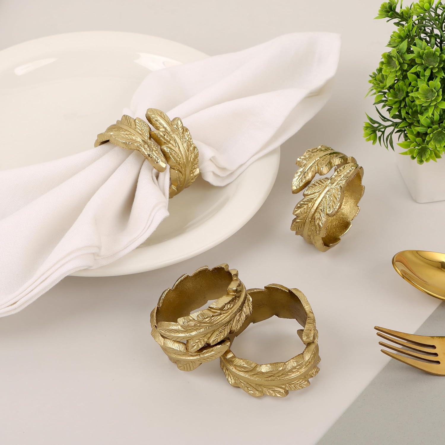 CLEENTABLE Gold Leaf Napkin Rings, Set of 12