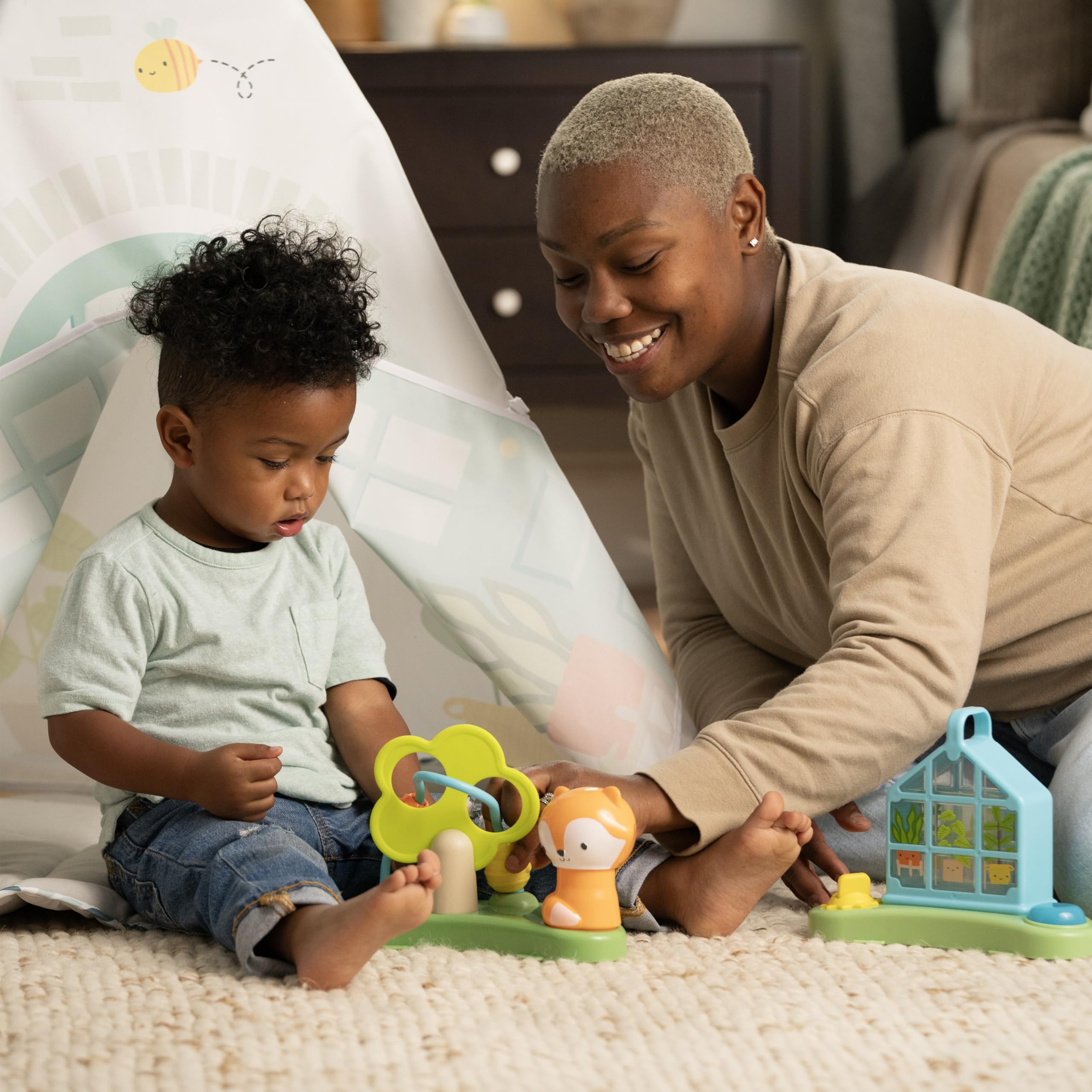 Ingenuity 6-in-1 Baby-Spielcenter Multifunktionales Aktivitäts-Jumperoo Spielgym Spielhaus Spieltisch Natur-Thema 0-24 Monate