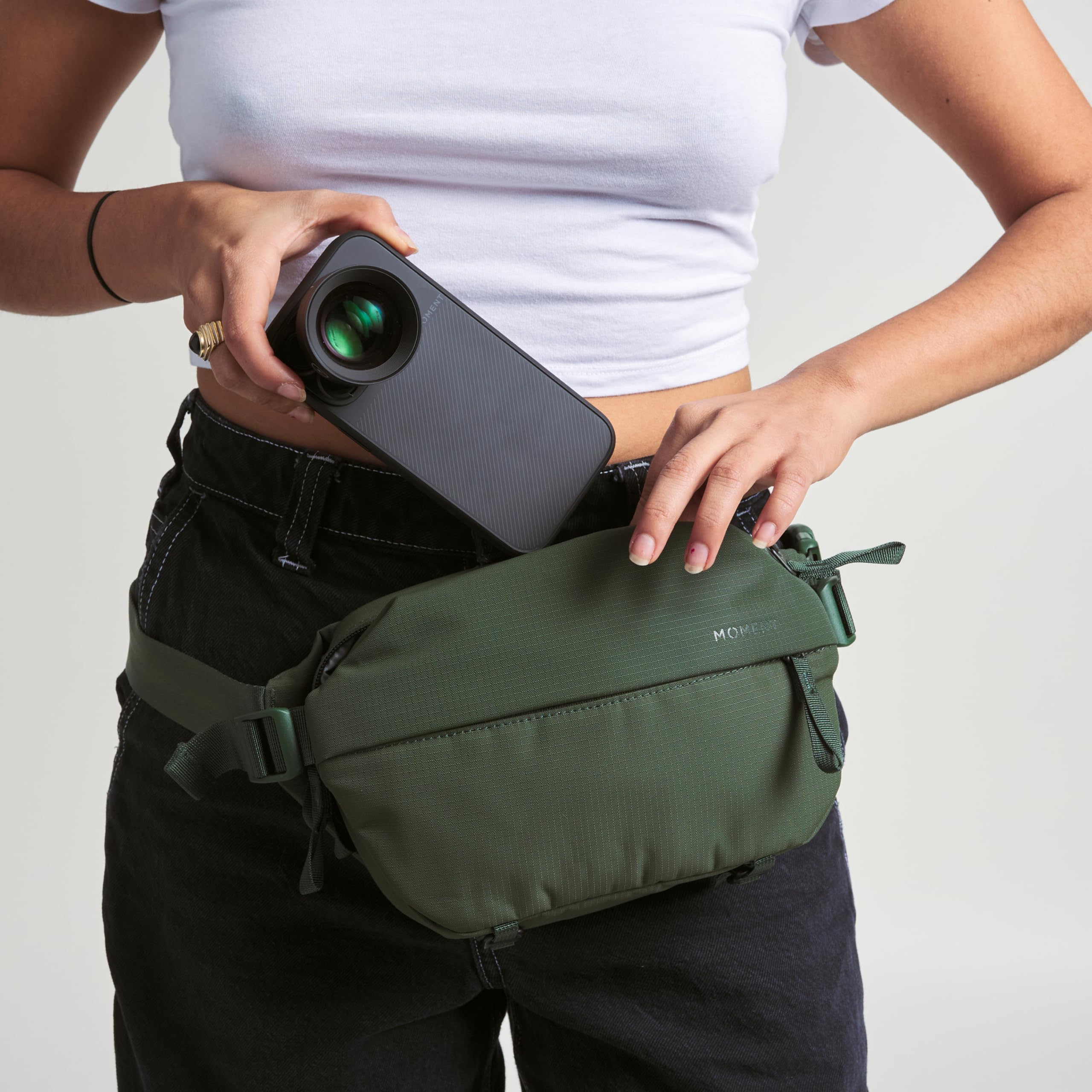 Moment Everything Sling – wodoodporna torba crossbody na co dzień | rozmiary 2 l i 4 l