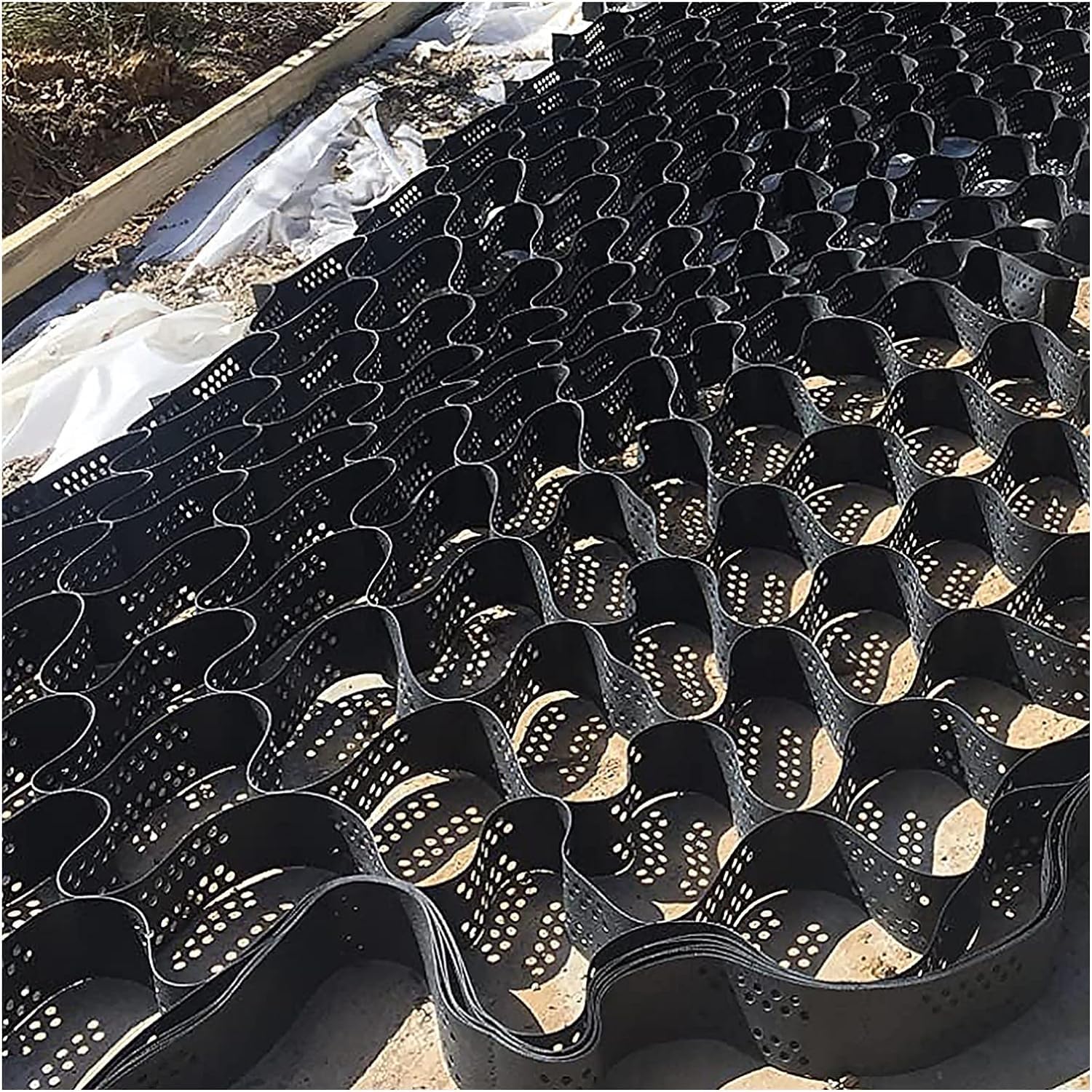 Grille géographique pour zones de pentes afin d'éviter l'érosion