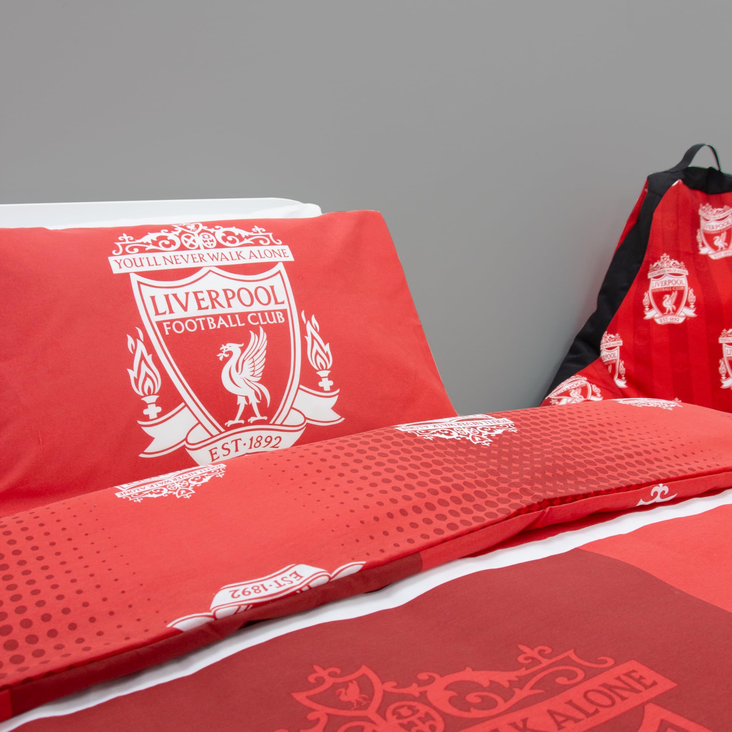 Liverpool FC Offizielles Einzelbettwäsche-Set, Design „Crunch“ | Rotes, beidseitig wendbares Fußball-Bettwäsche-Set mit passendem Kissenbezug | Offizielles Merchandise | Polycotton