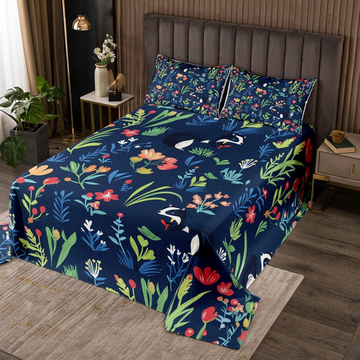 Erosebridal Skunks King Bedding Set for Kids Child,Nature Wild Flower Floral Bedspread Set for Skunk Lovers,Cute Skunk Stuffed Animal Bed Set,Botanical Blossom Dark Blue Coverlet Set