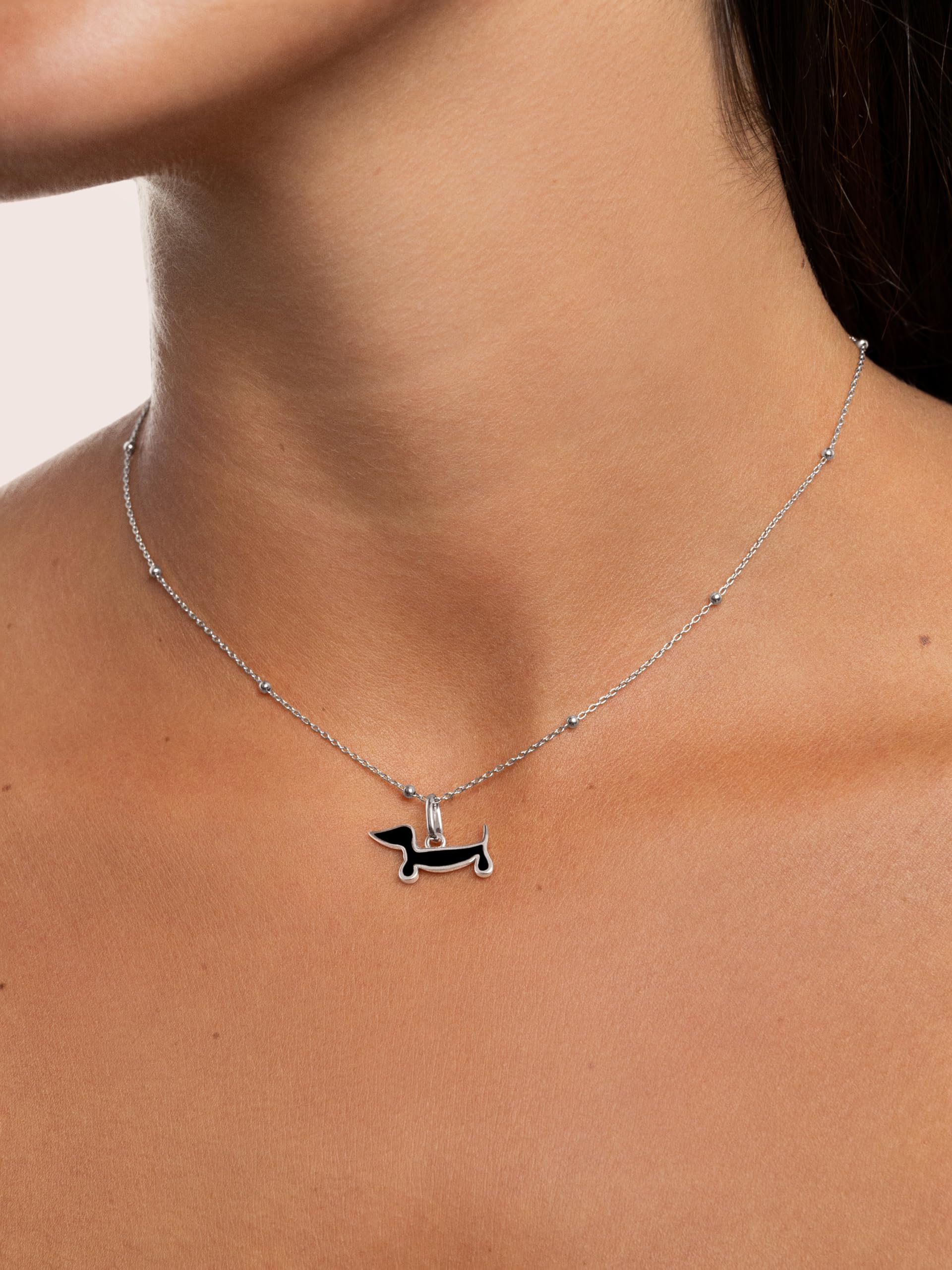 SINGULARU - Charm Dachshund Dog Enamel Black - Charm en Laiton émaillé et plaqué Or 18Kt ou en Rhodiée - Charm Réversible - Bijoux pour Femmes