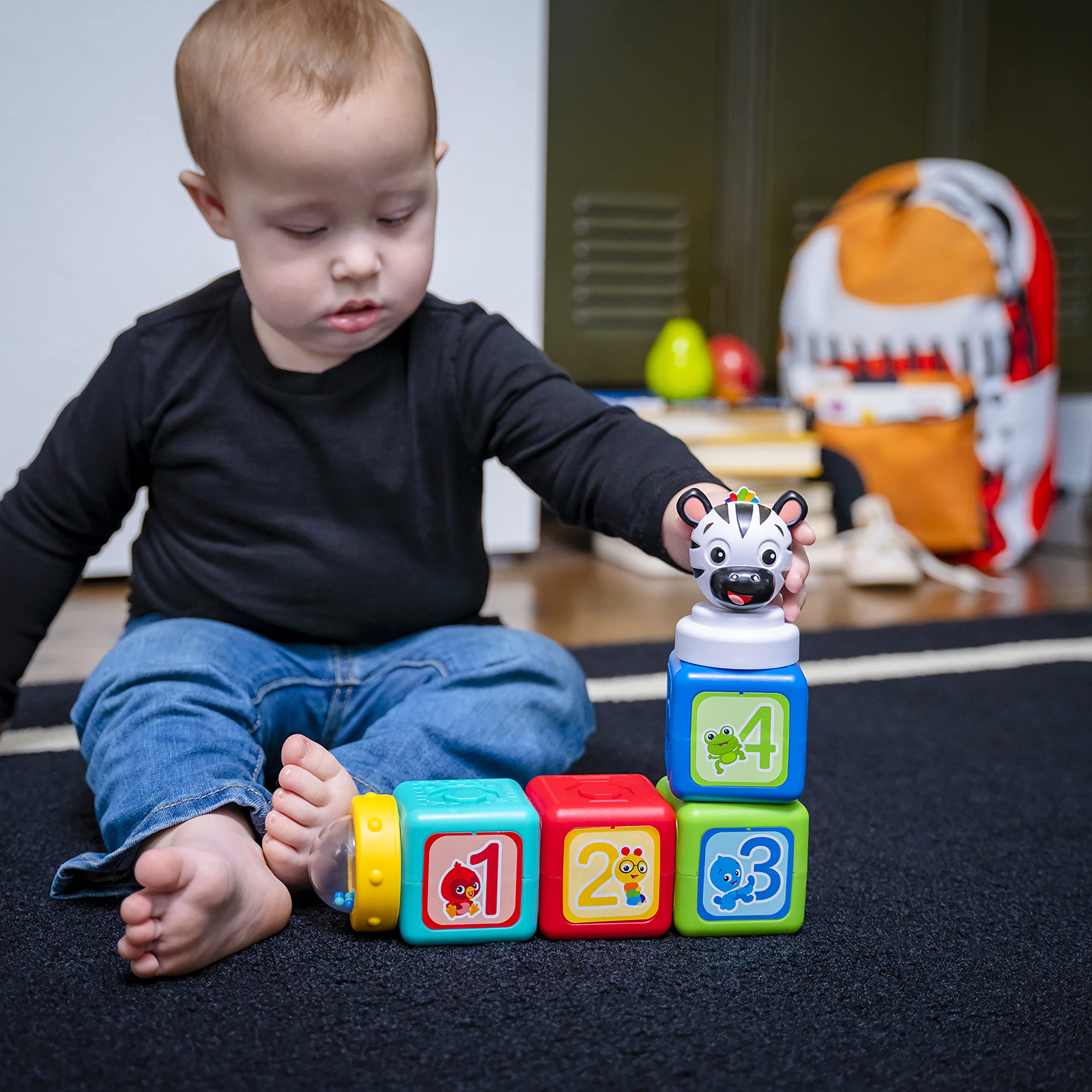 Baby Einstein Connectables Add & Stack Montessori magnetyczne bloki aktywności, w wieku od 6 miesięcy (6 sztuk), wielokolorowe, 16657