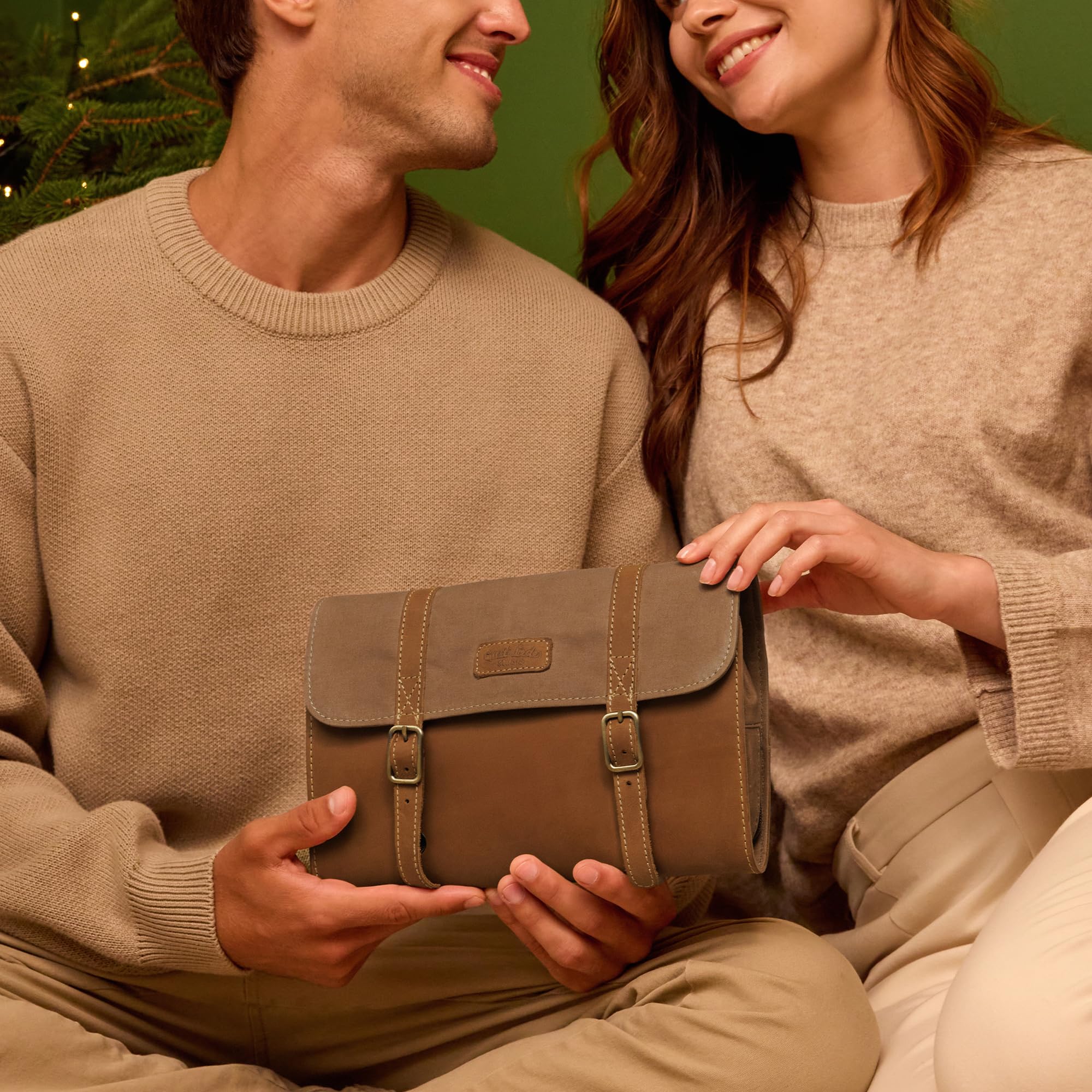 Gusti Rodney - Bolsa de aseo de piel para mujer y hombre, para colgar, neceser de viaje, neceser de maquillaje, organizador, artículos de tocador, lona, piel, marrón claro, talla única, Sencillo y