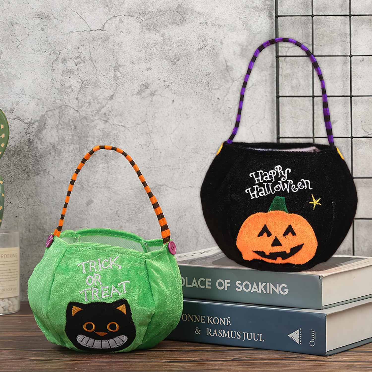 Generic 2 Pcs Halloween Pumpkin Candy Bags Hand-Held Pumpkin Cat Gift Cloth Bag Reusable Goody Trick or Treat Candy Bag for Party Favor Supplies, Green, Black