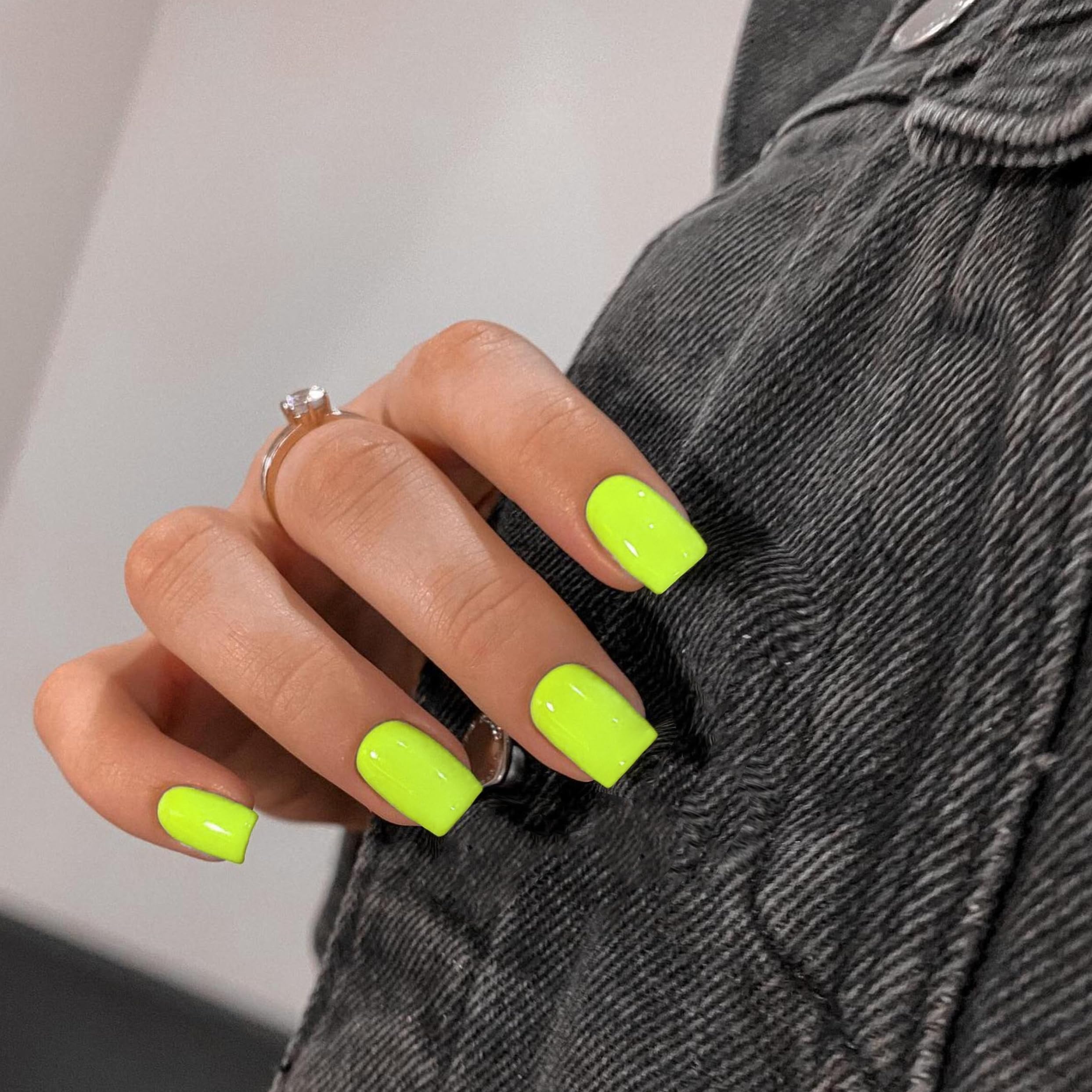 SXVME Neon Green Press on Nails Short Square Acrylic Short False Nails Coffin Natural Acrylic Fake Nails Set Elegant Solid Color Full Cover Glossy Gel Stick on Nail for Women Daily Wear 24 Pcs - Image 2
