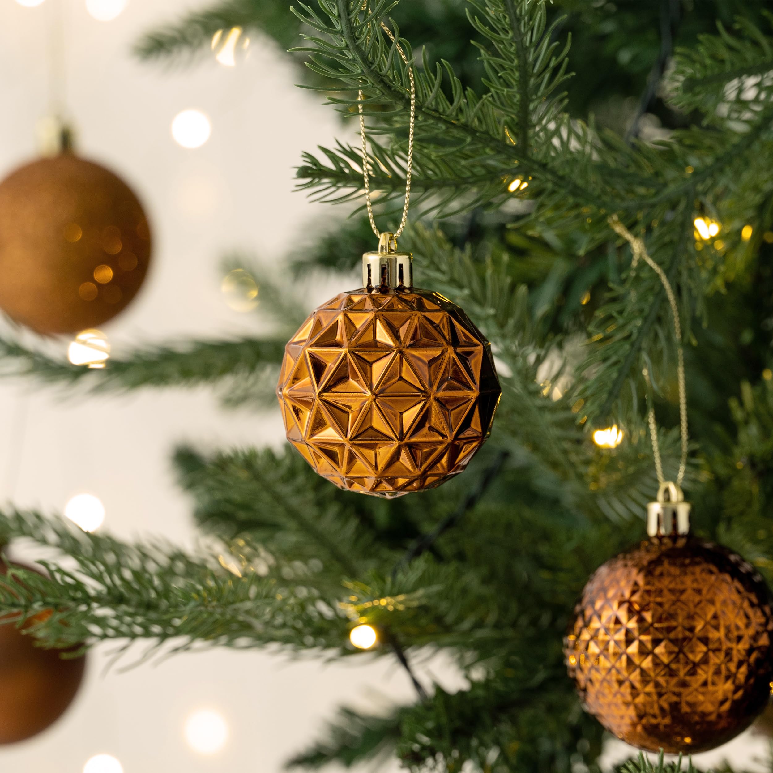 Valery Madelyn Lot de 50 boules de Noël incassables pour sapin de Noël en vrac, 6 cm, décorations à suspendre pour Noël, Saint-Valentin, Saint-Patrick, fêtes de Mardi Gras