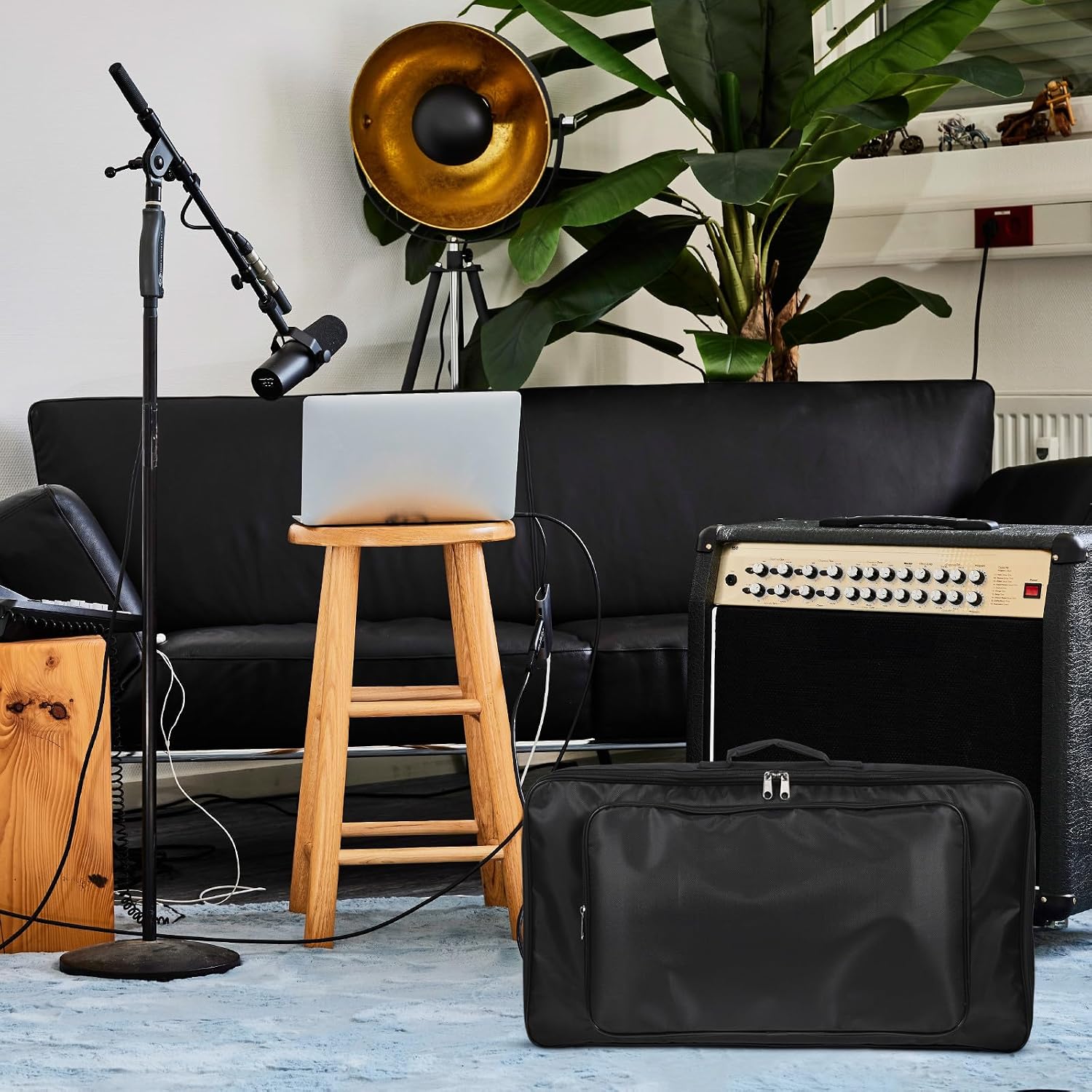 Guitar Pedal Board Storage Bag with Zipper Design, Nylon Material Lightweight Carry Case for Guitar Players, Simple and Neat Black Effect Pedal Organizer for Travel and Storage