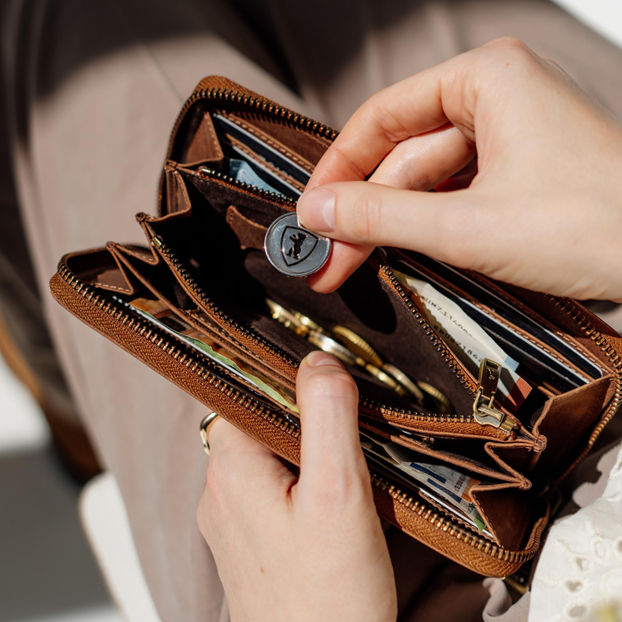 Berliner Bags Portafoglio Donna Lyon in Vera Pelle, Grande con Zip e Portamonete, Protezione RFID, 14 Carte