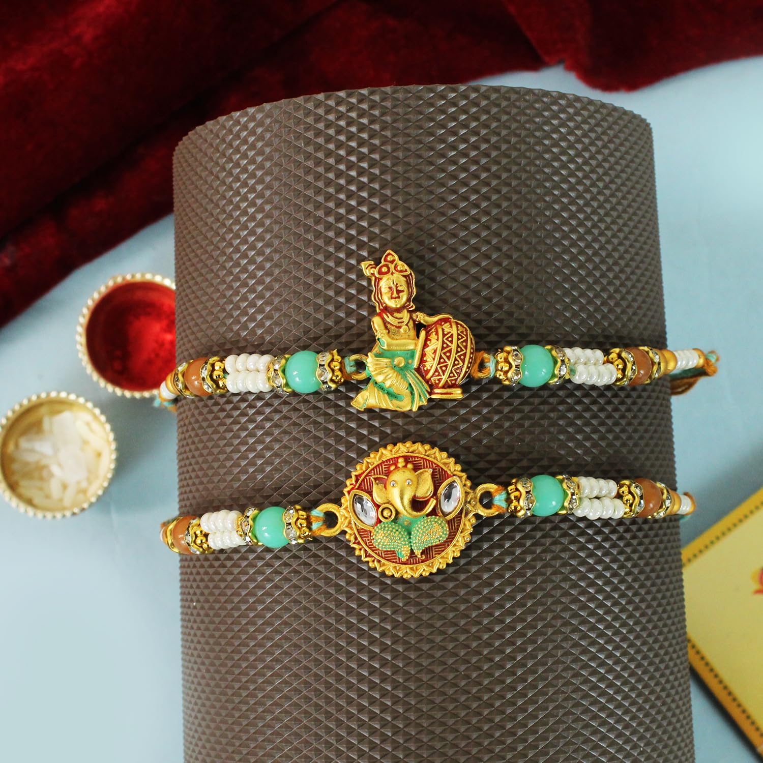TIED RIBBONS Zestaw 2 rakhi dla brata z zestawem upominkowym | mini karta | Roli Chawal Tika - Raksha bandhan Rakhi bransoletka dla brata Rakhi 2 zestawy | Rakhi dla Bhaiya | nić Bhai Rakhi, 13 Inch