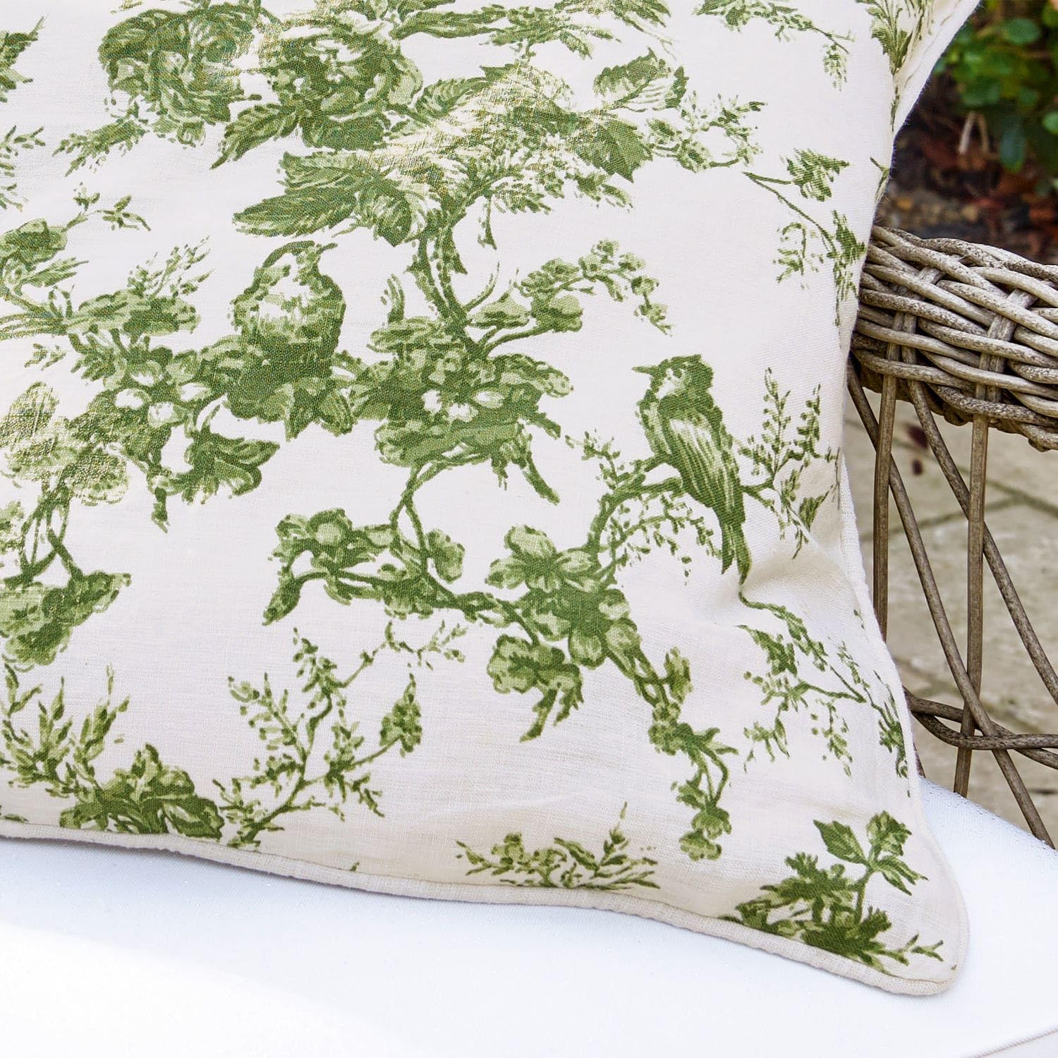 Loberon Kissenhülle 2er Set Mercier, grün/weiß | EIN Bezug mit französischem Toile de Jouy-Muster, EIN Bezug im Streifen-Look, Kissenbezug, Wohntextilien, Baumwolle